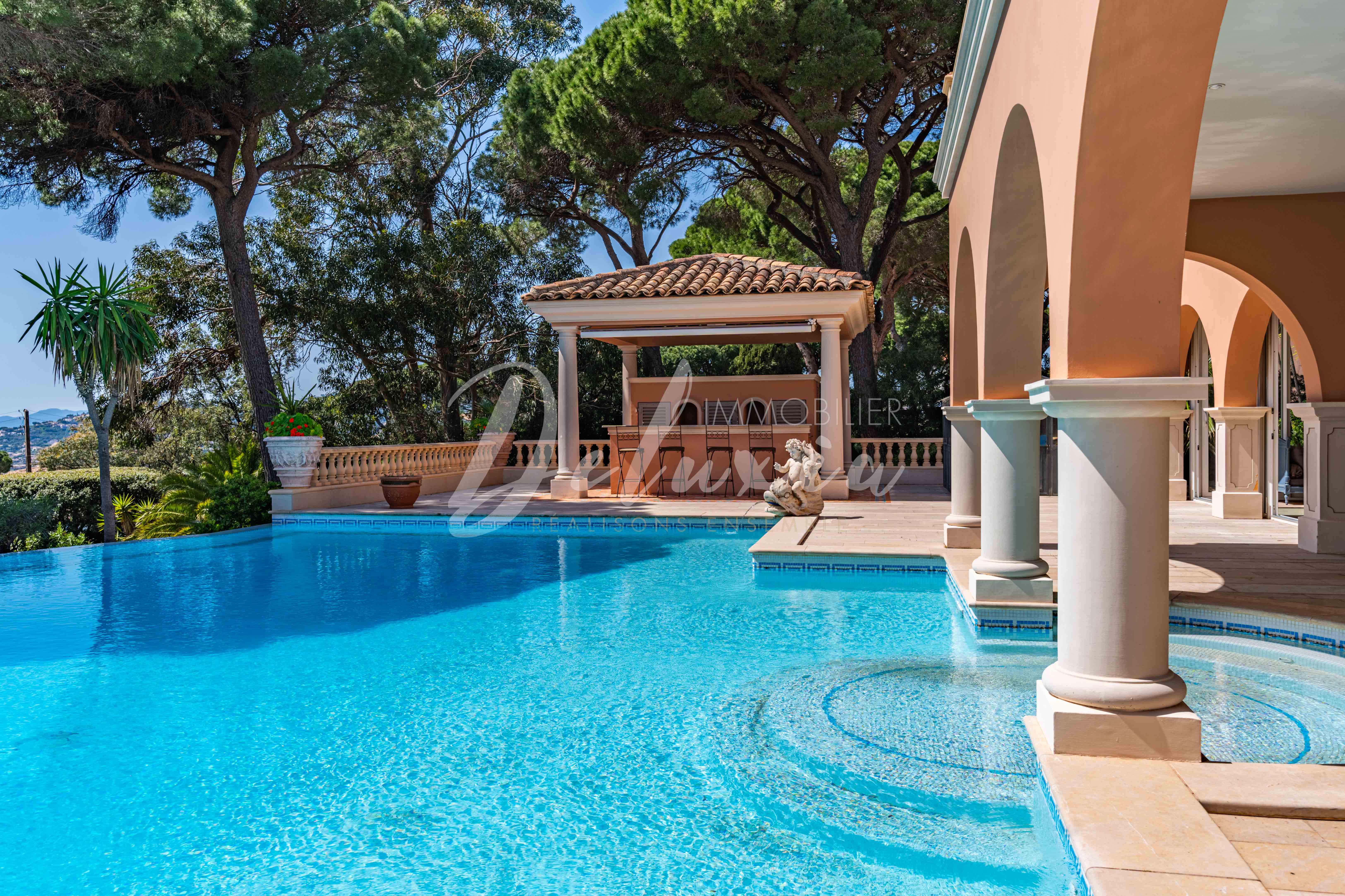 Achat maison avec piscine chauffée et pool house à Sainte-Maxime