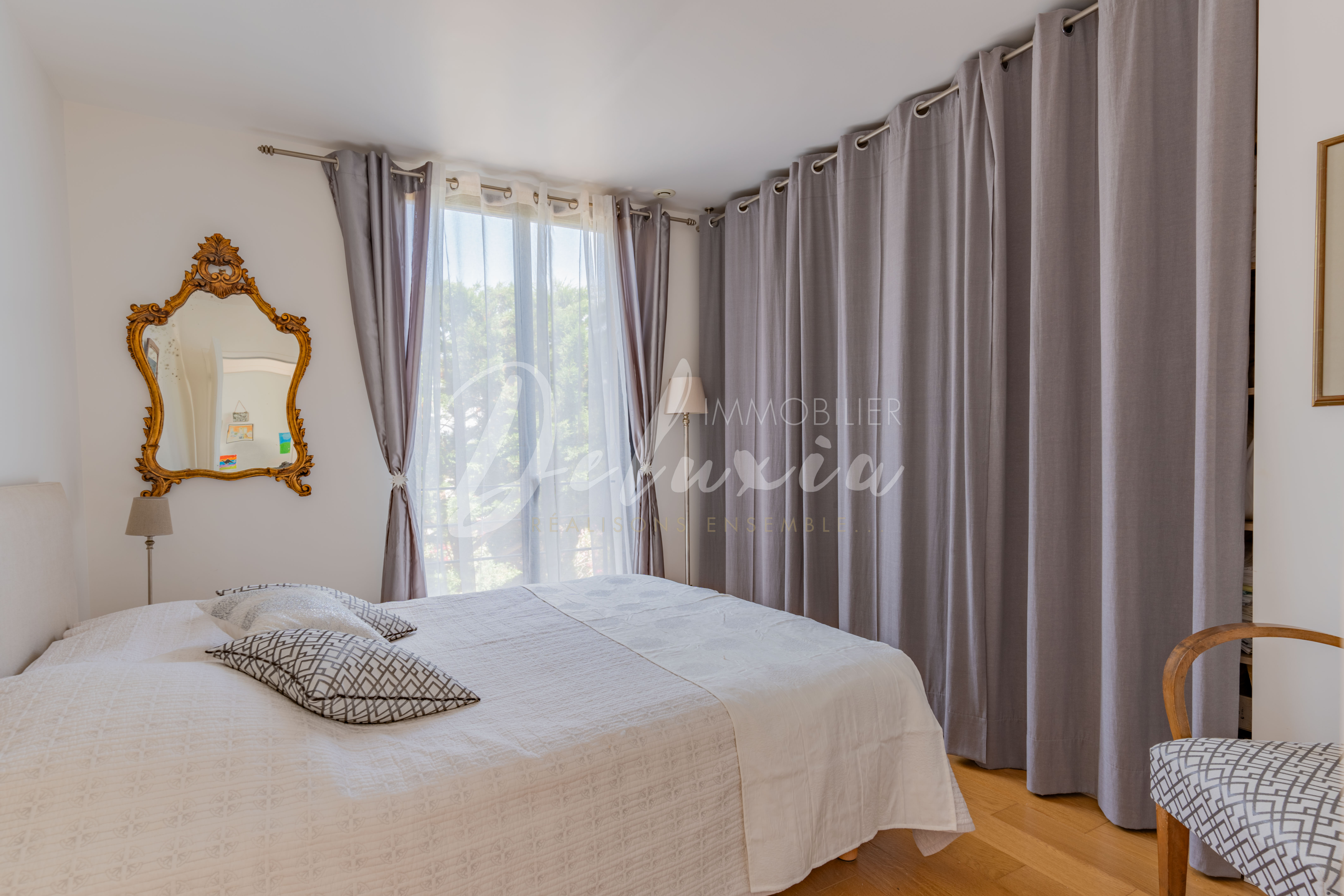 Villa à vendre avec grandes chambres à Sainte-Maxime 