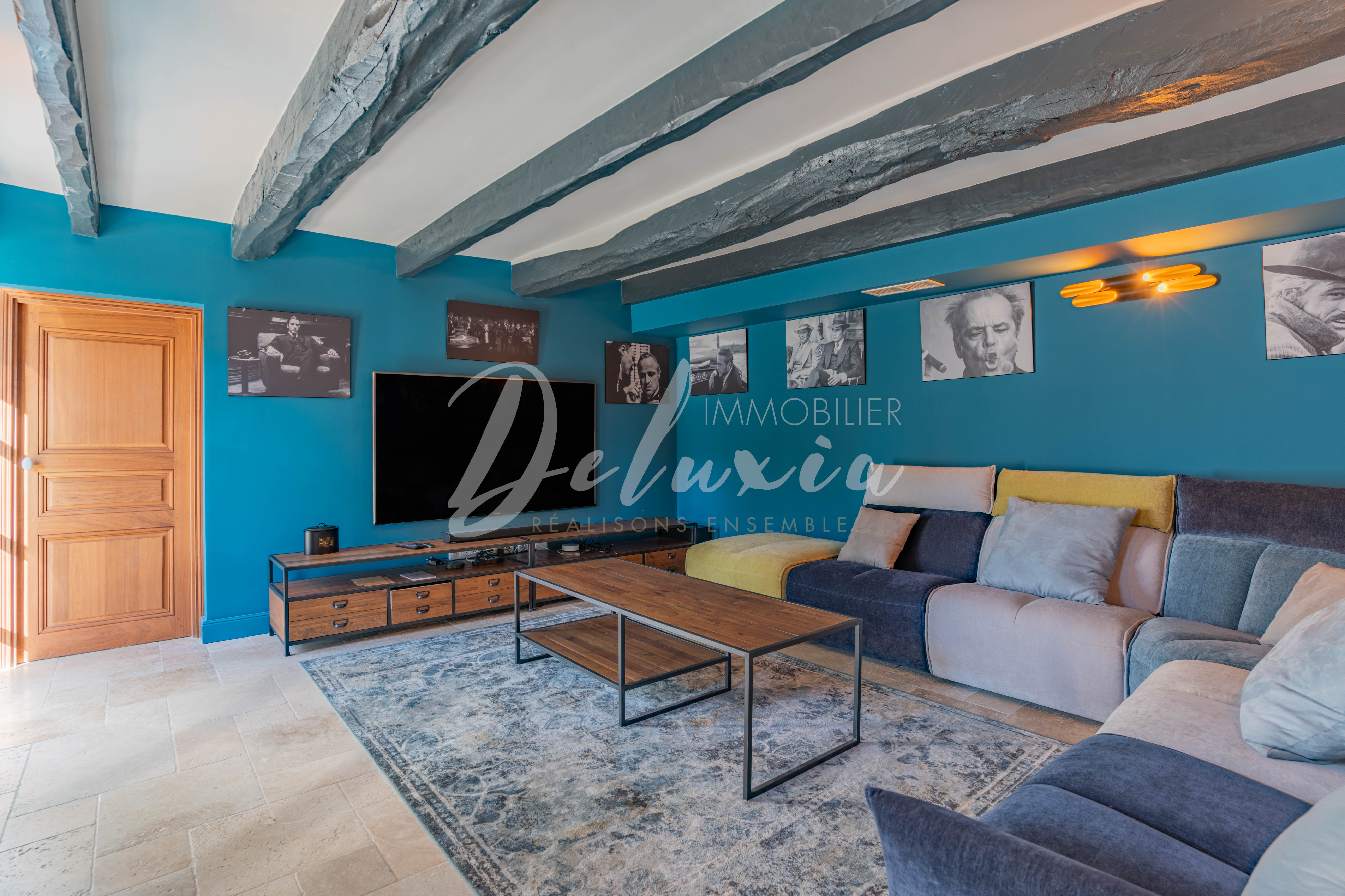 Maison à vendre avec grande salle de cinéma à Aups 