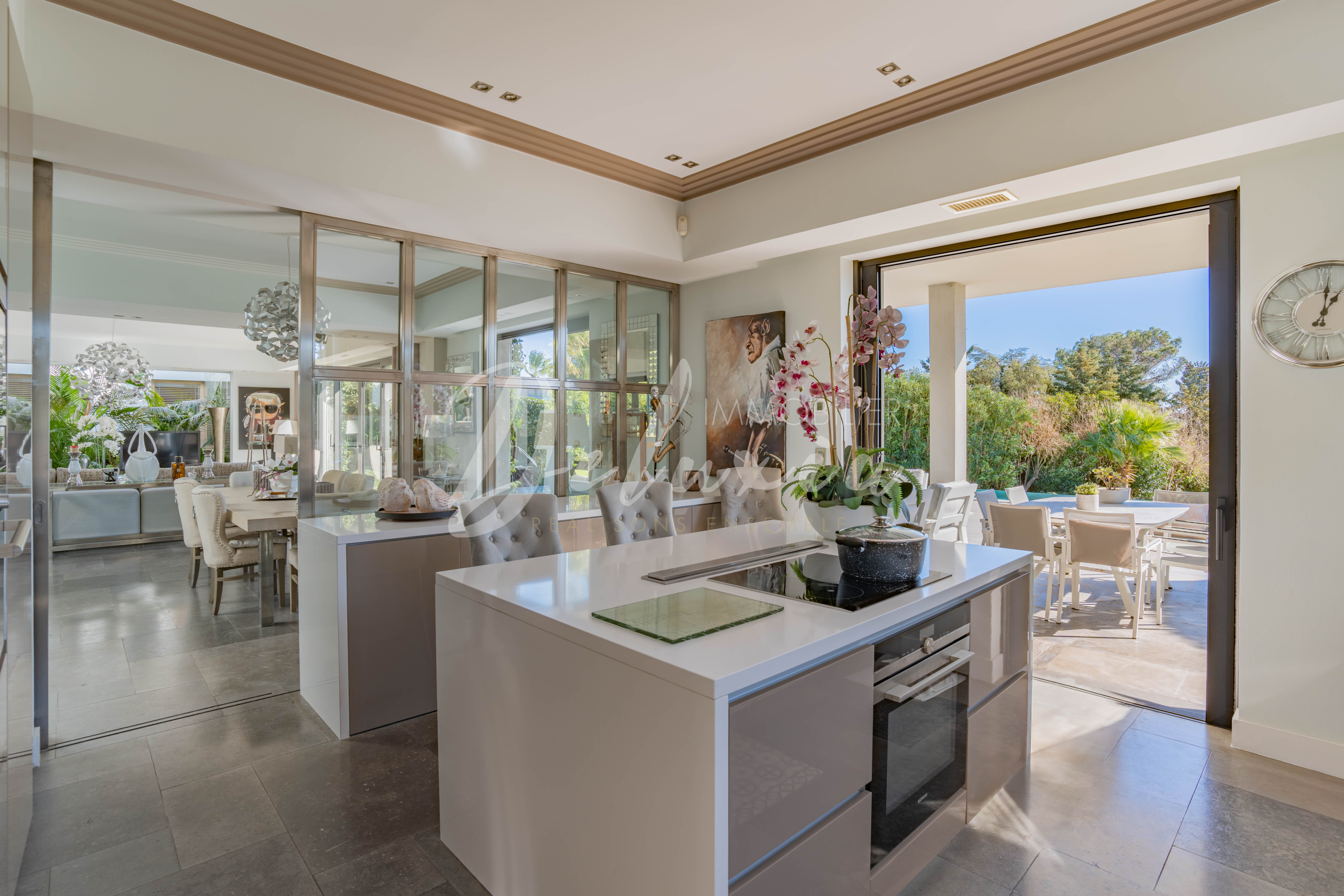 Achat villa avec cuisine moderne équipée à Grimaud 