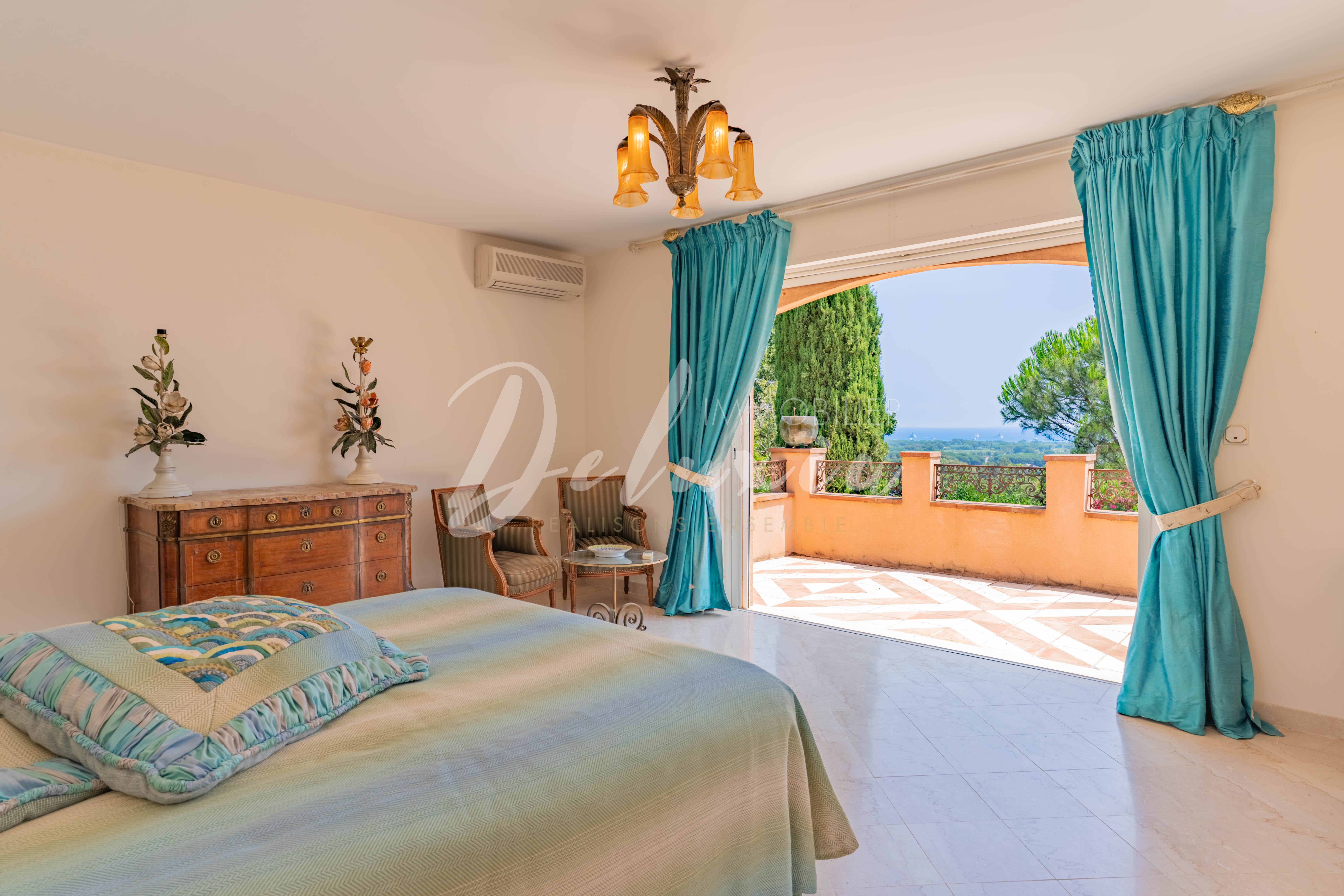 Achat villa avec chambre vue mer à Ramatuelle 