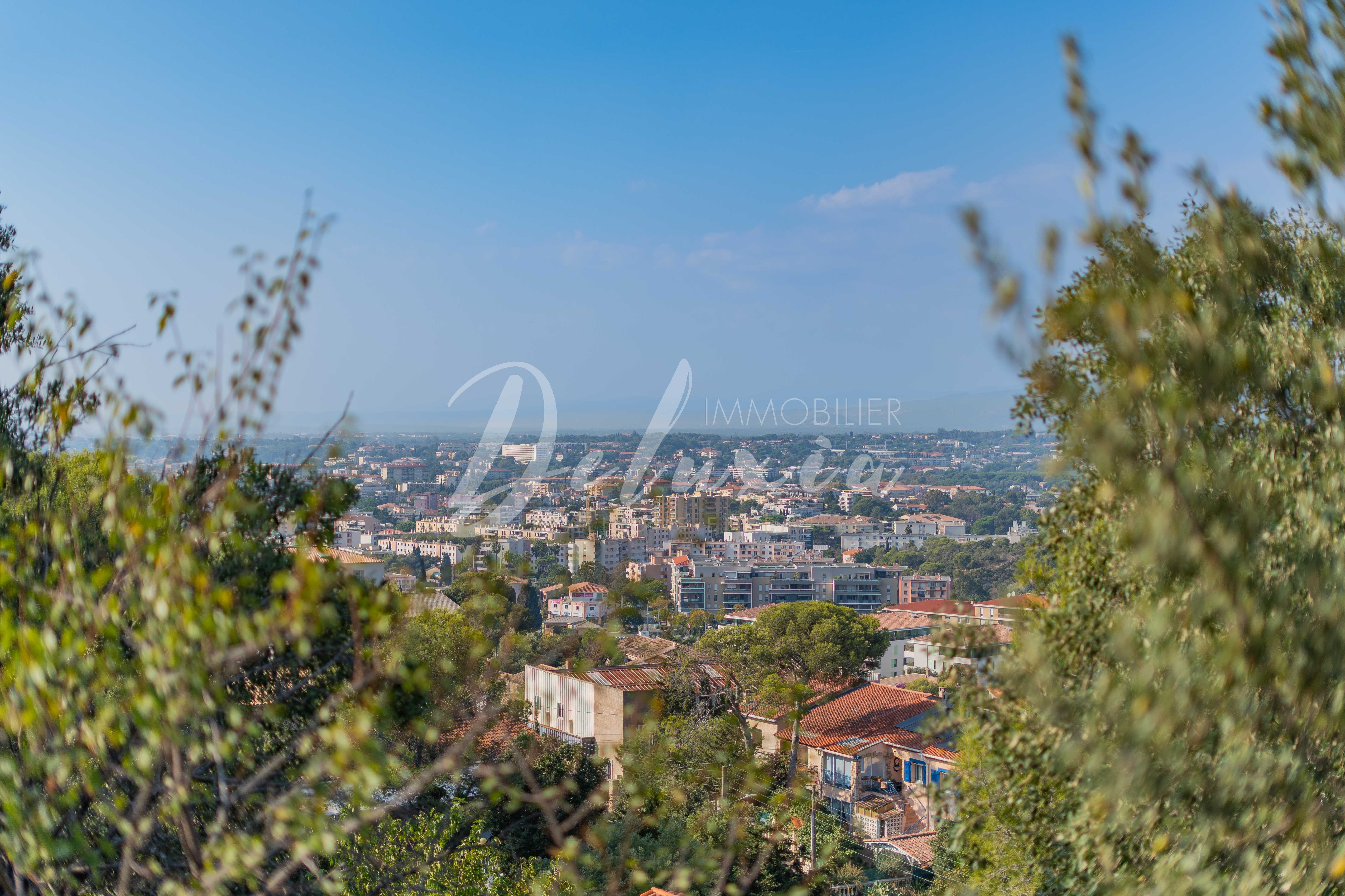 Appartement 2 pièces à vendre avec vue dégagée à Saint-Raphaël