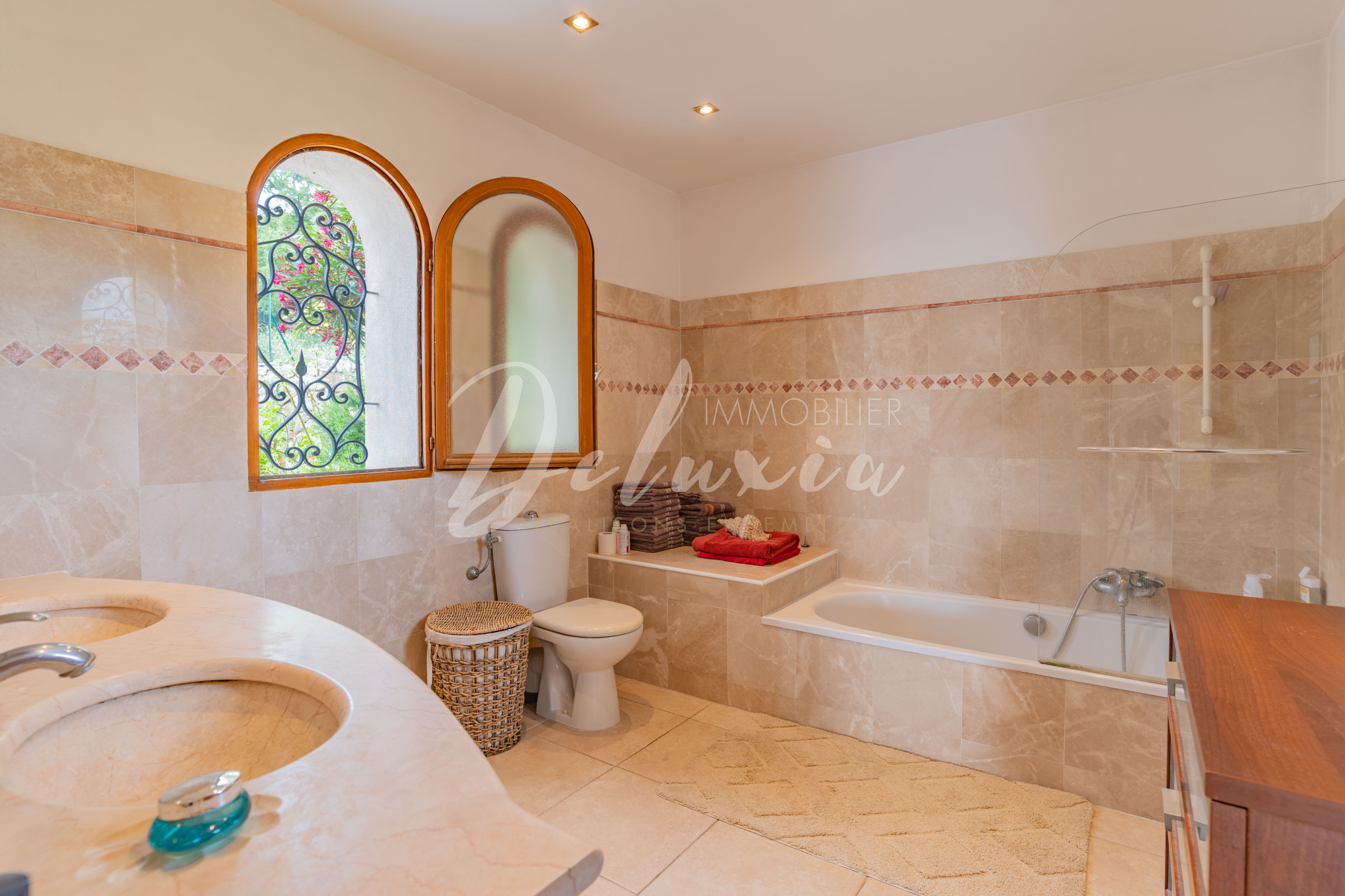 Maison avec grande salle de bains à vendre aux Adrets-de-L'Estérel