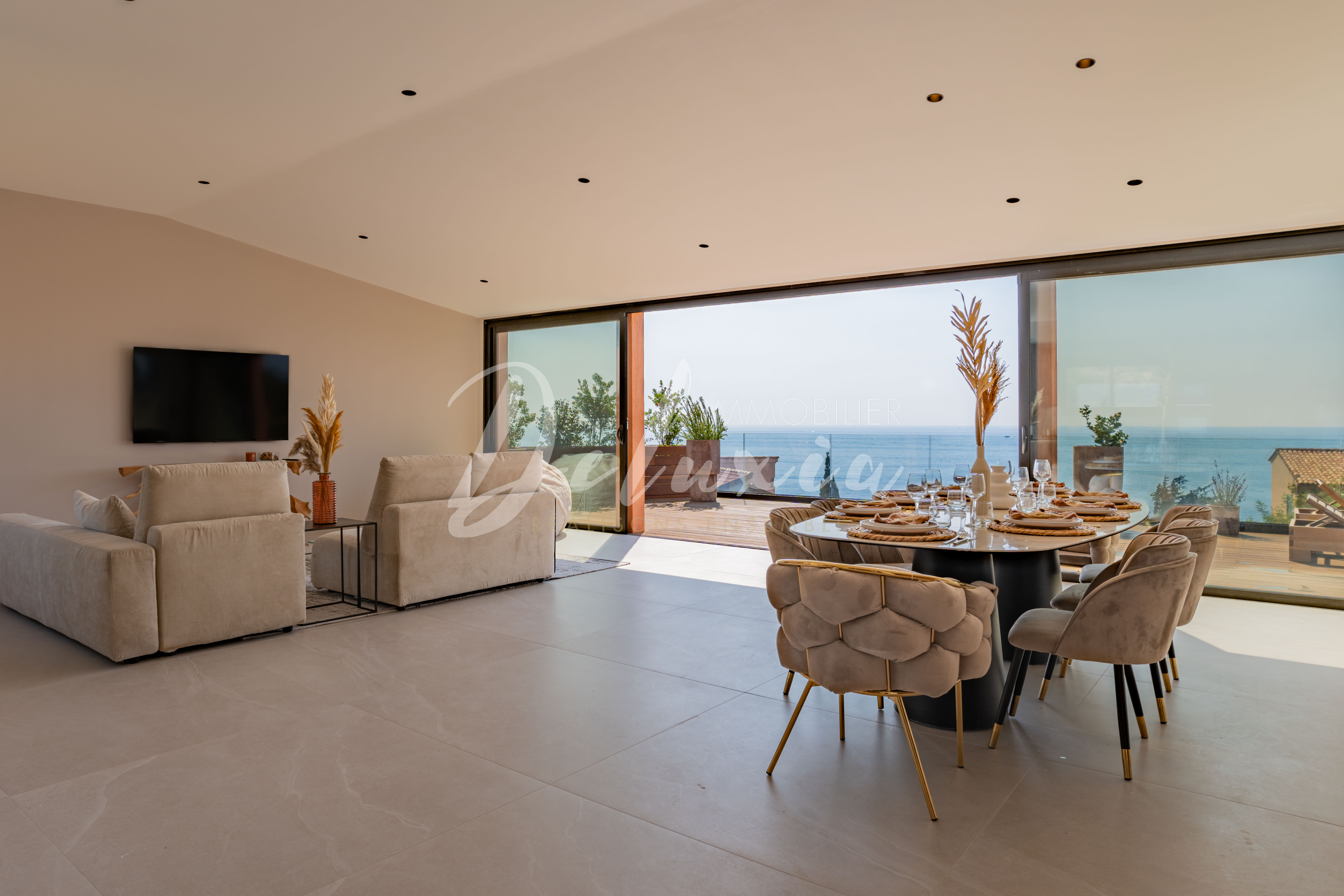 Maison à vendre avec séjour vue mer à Anthéor 