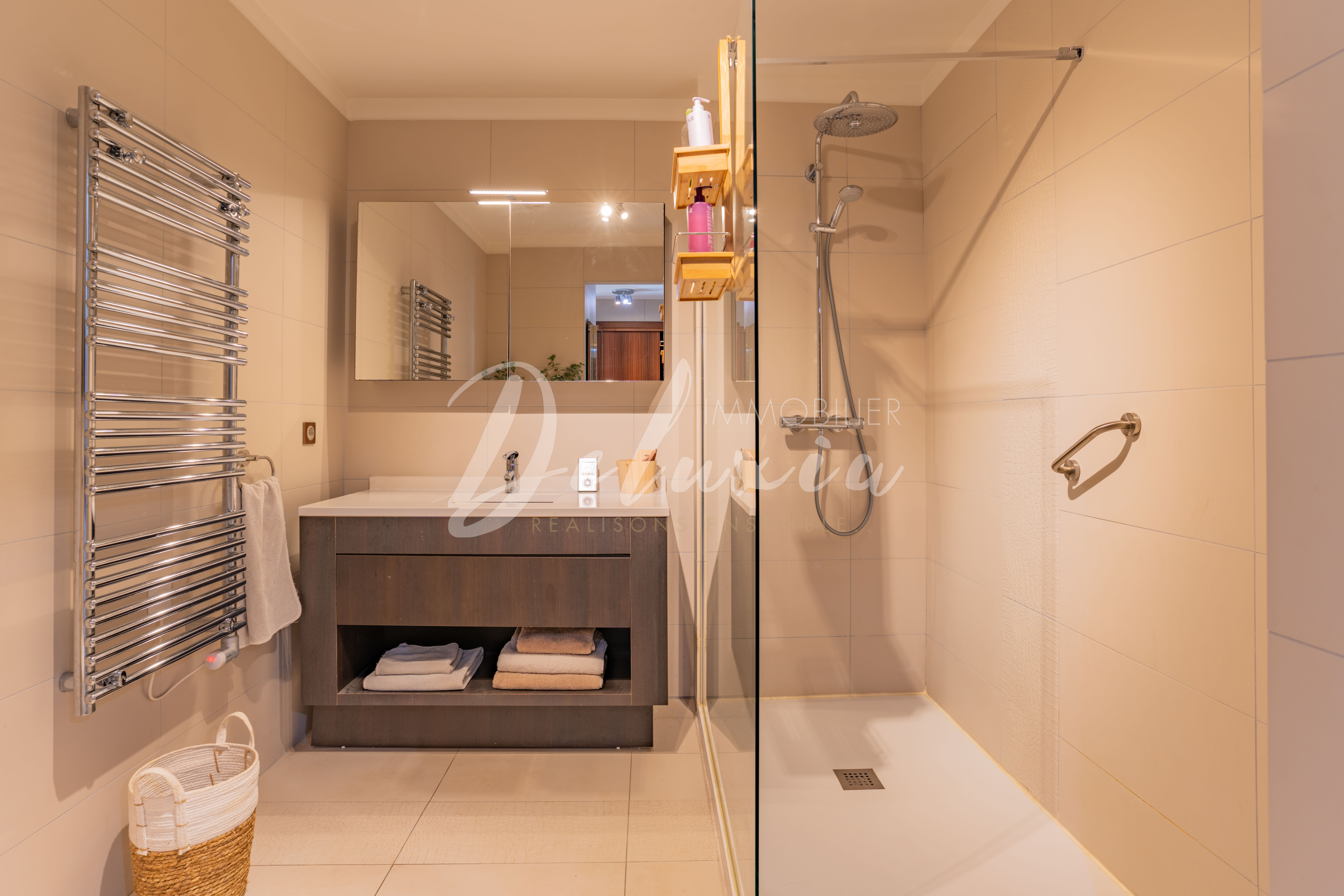 Achat appartement avec salle d'eau moderne à Saint-Raphaël 