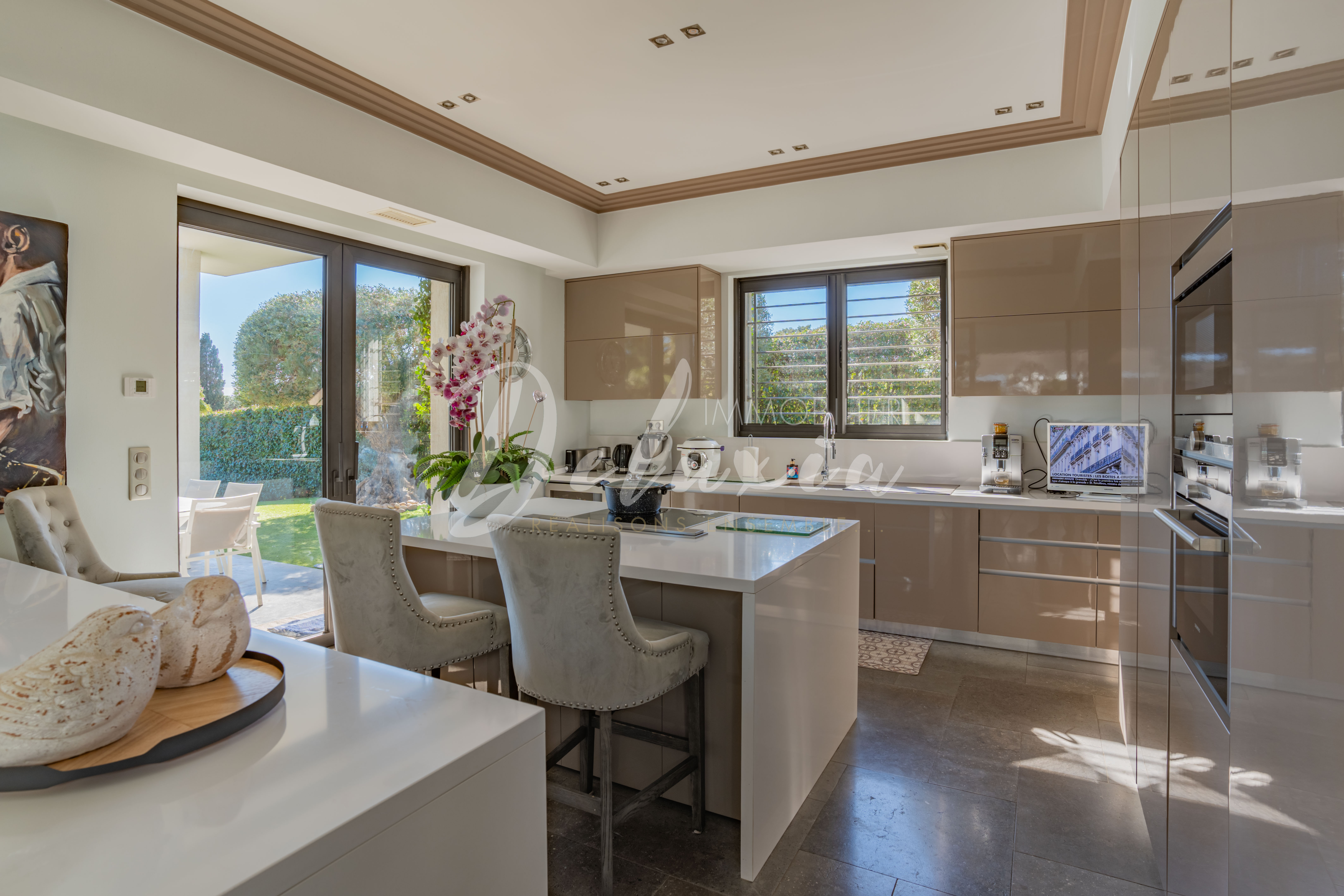 Villa à vendre avec cuisine et îlot central à Grimaud 