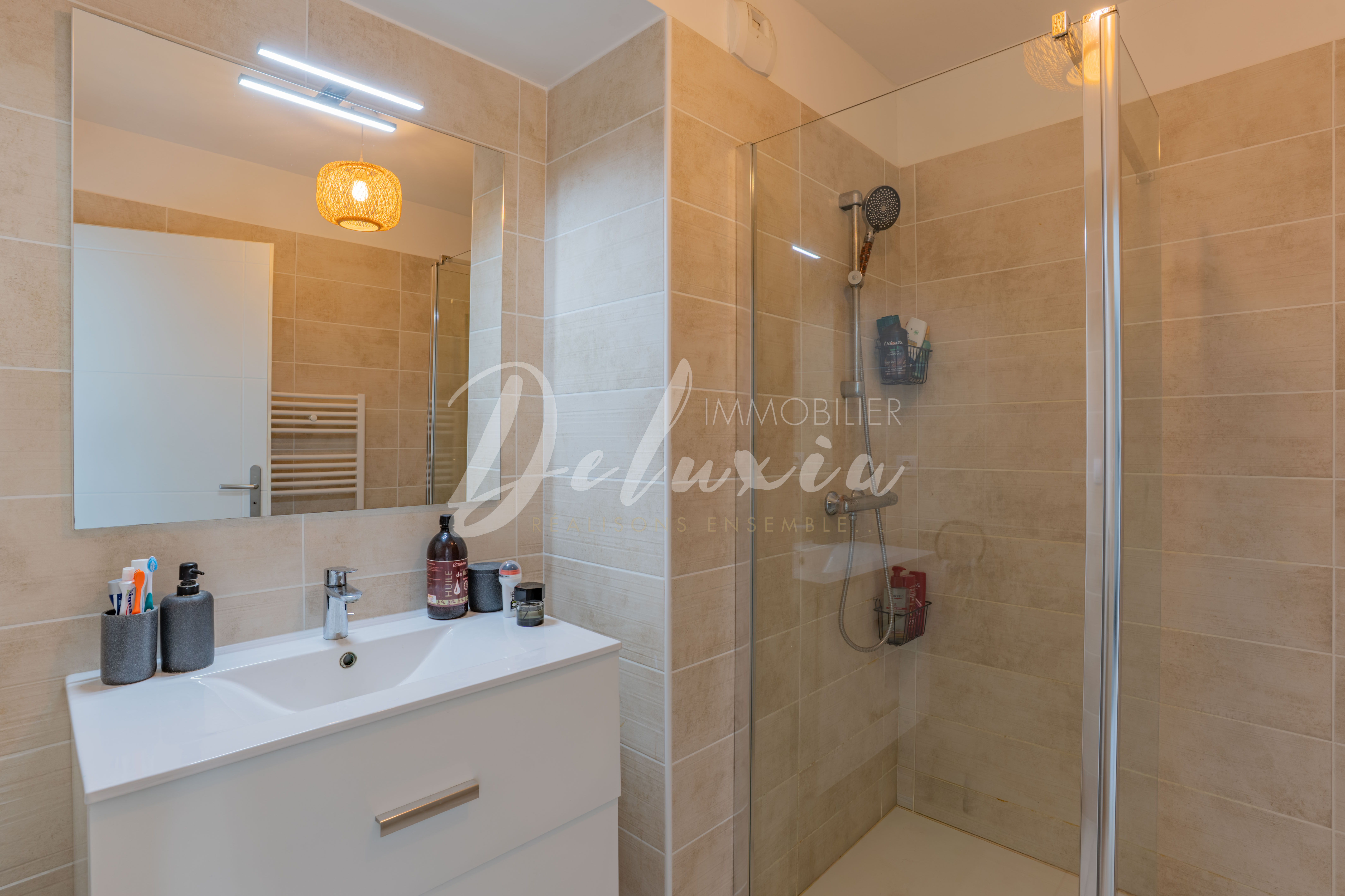 Appartement avec salle d'eau indépendante à vendre à Fréjus. 
