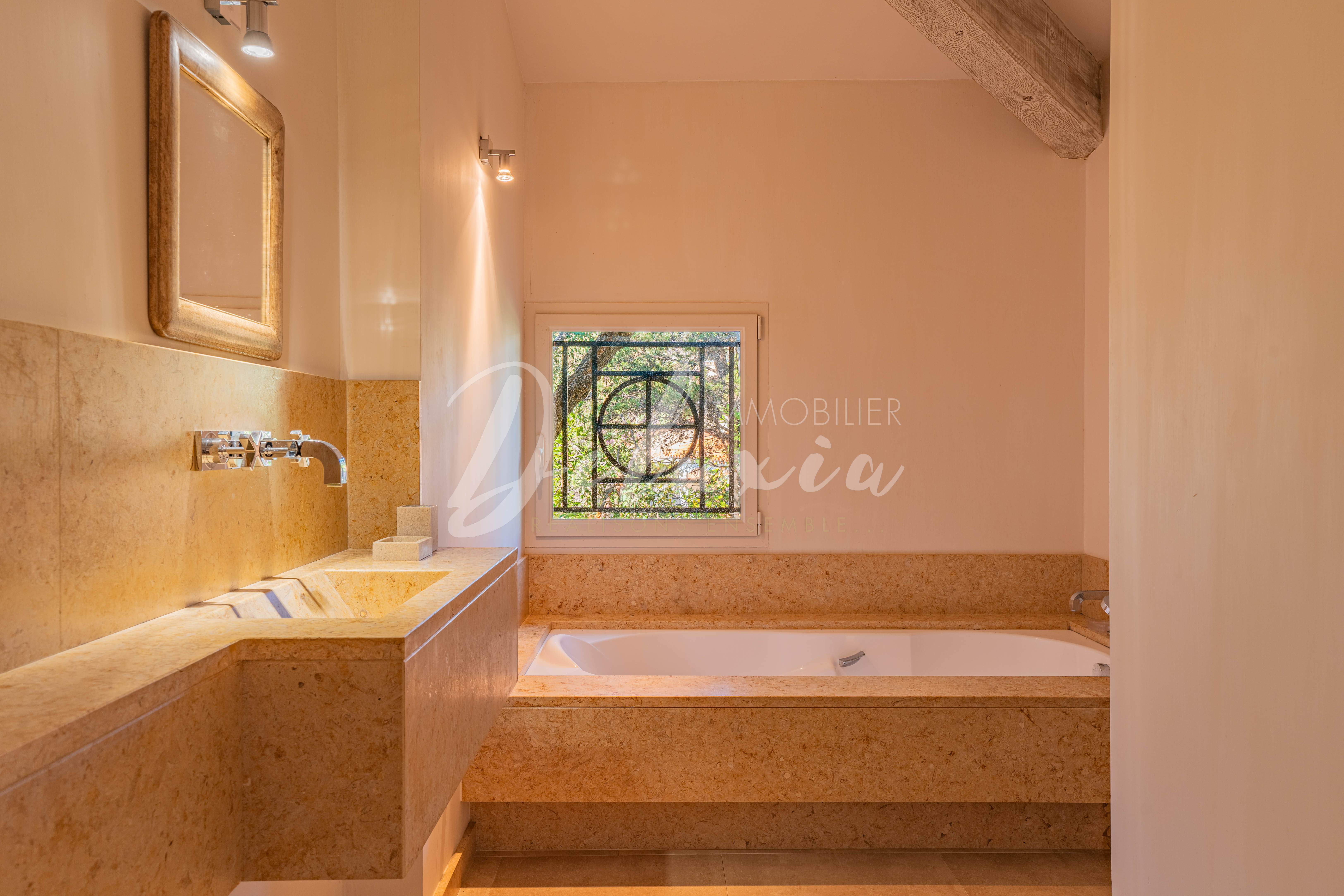 Achat villa avec salle de bains modernes à Saint-Raphaël 