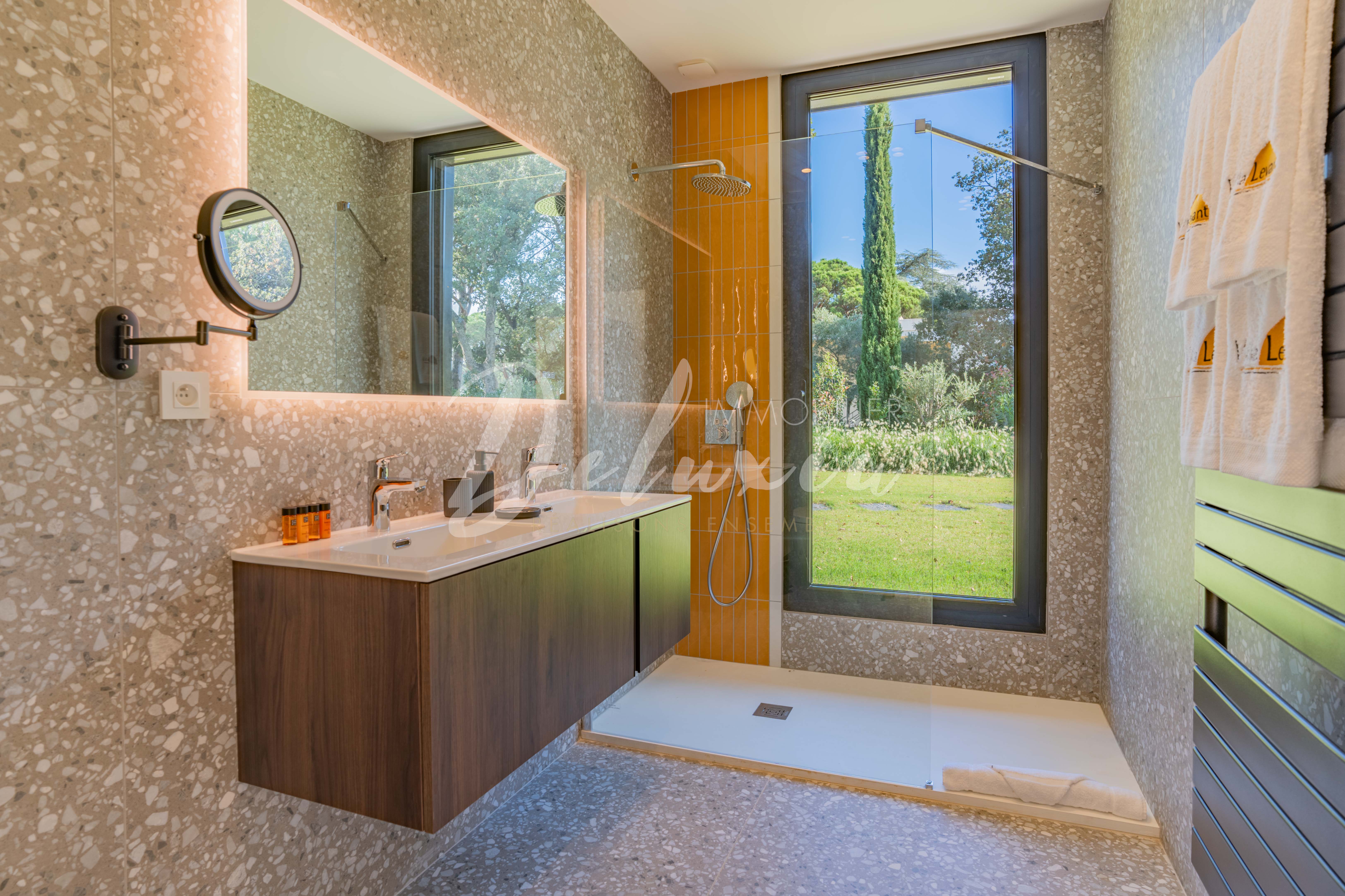 Achat villa avec douche à l'italienne à Grimaud 