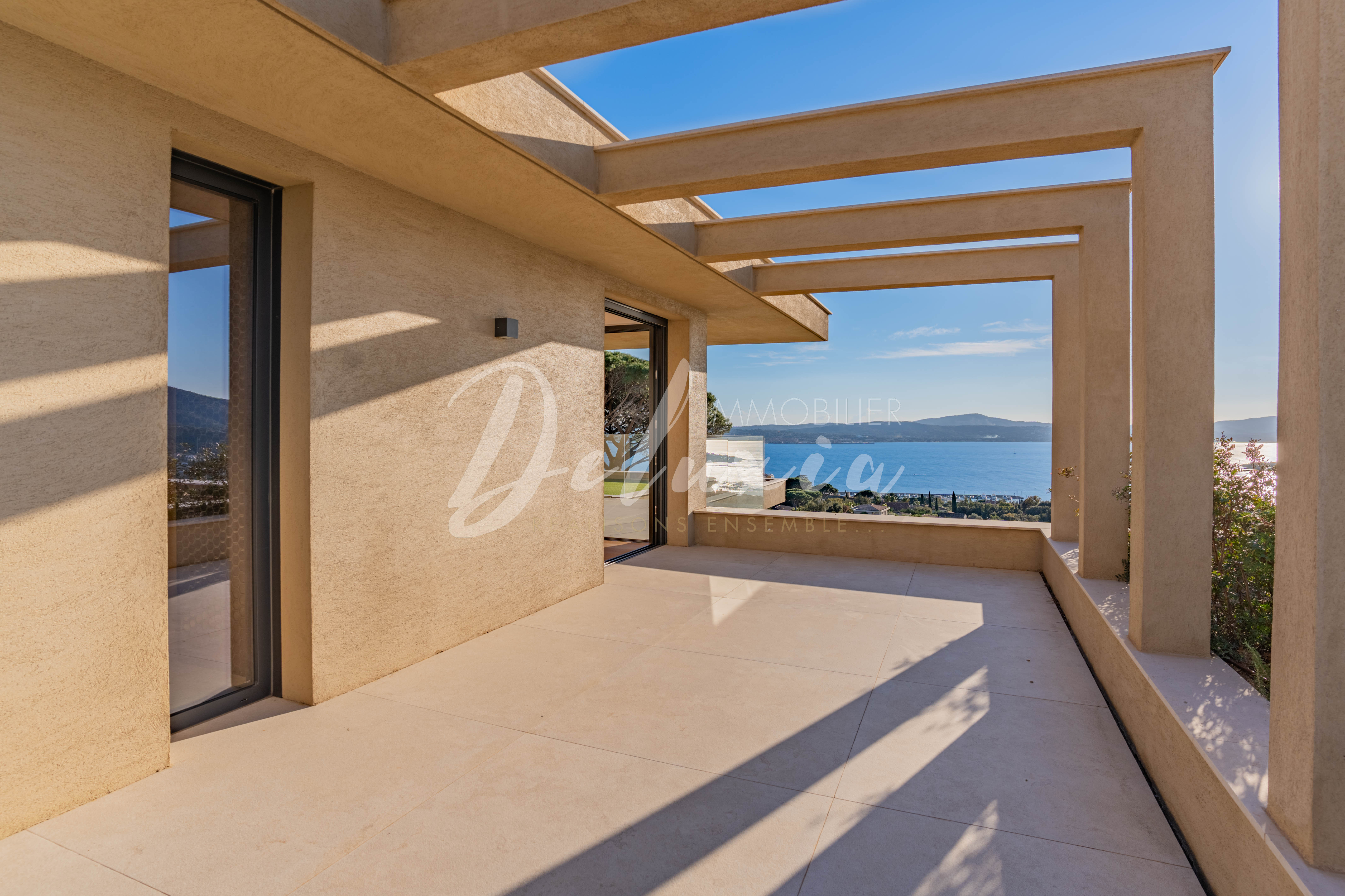 Achat villa avec terrasse vue mer à Sainte-Maxime 