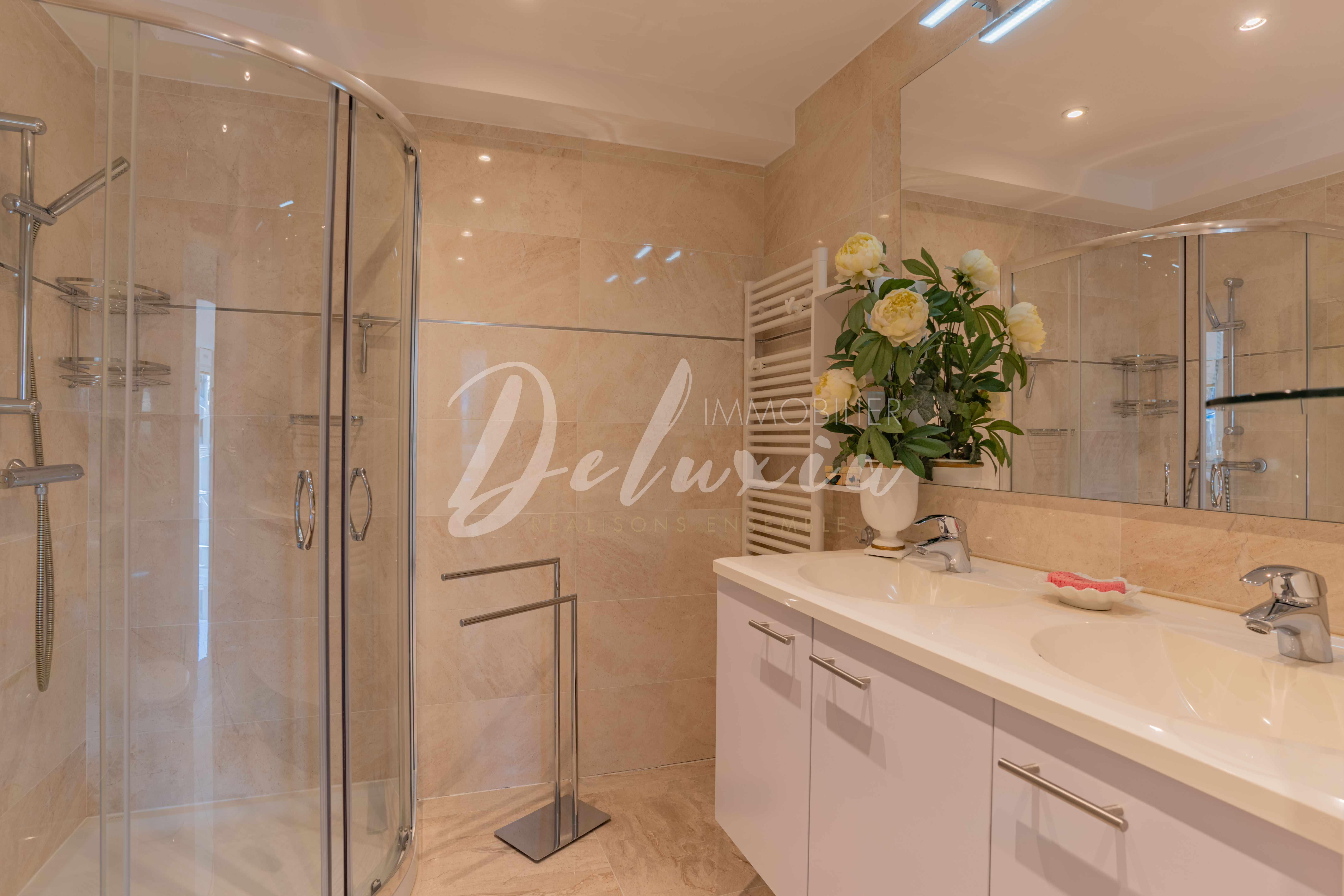 Achat appartement avec salle d'eau moderne à Saint-Raphaël