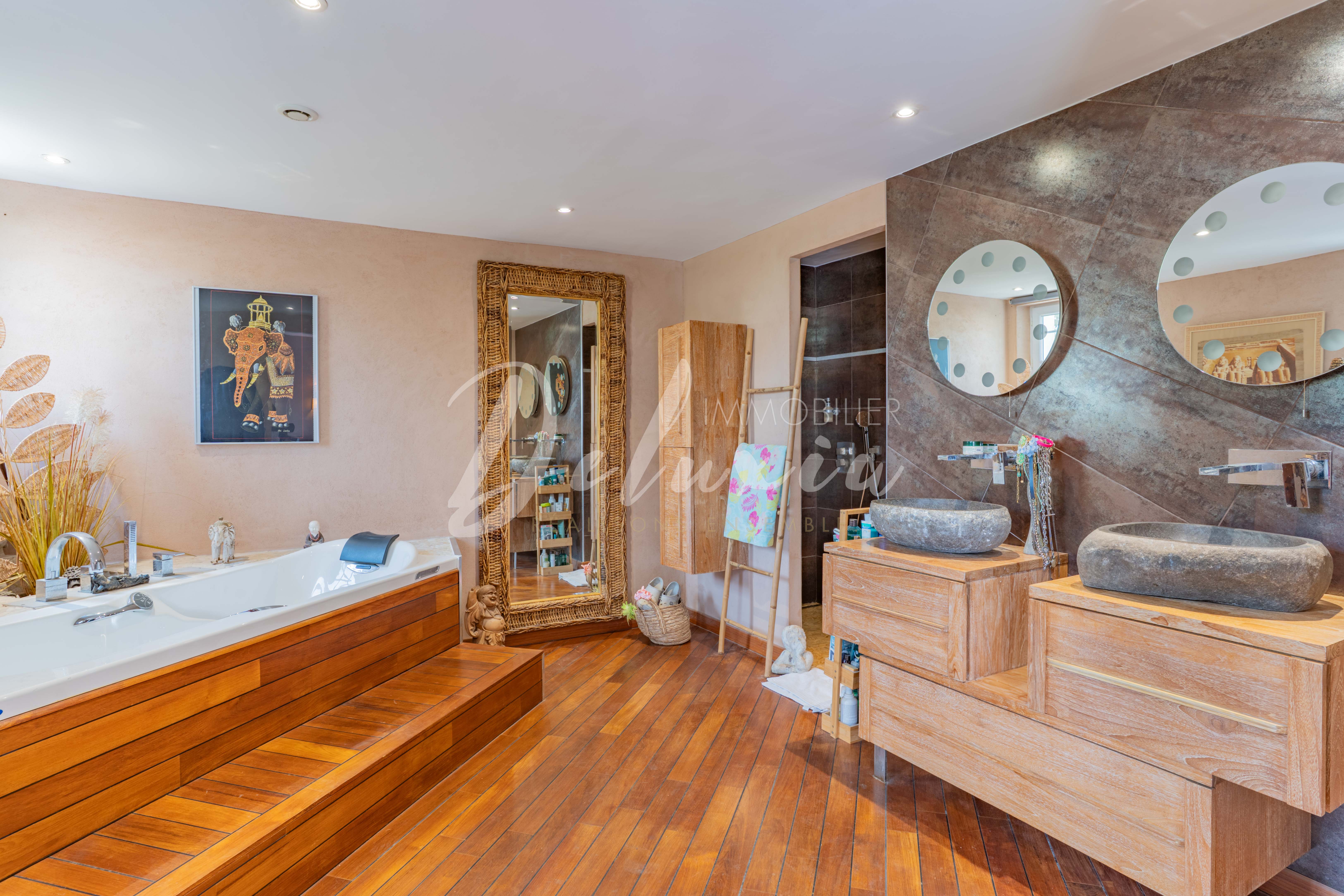 Achat maison avec grande salle de bains à Saint-Aygulf 