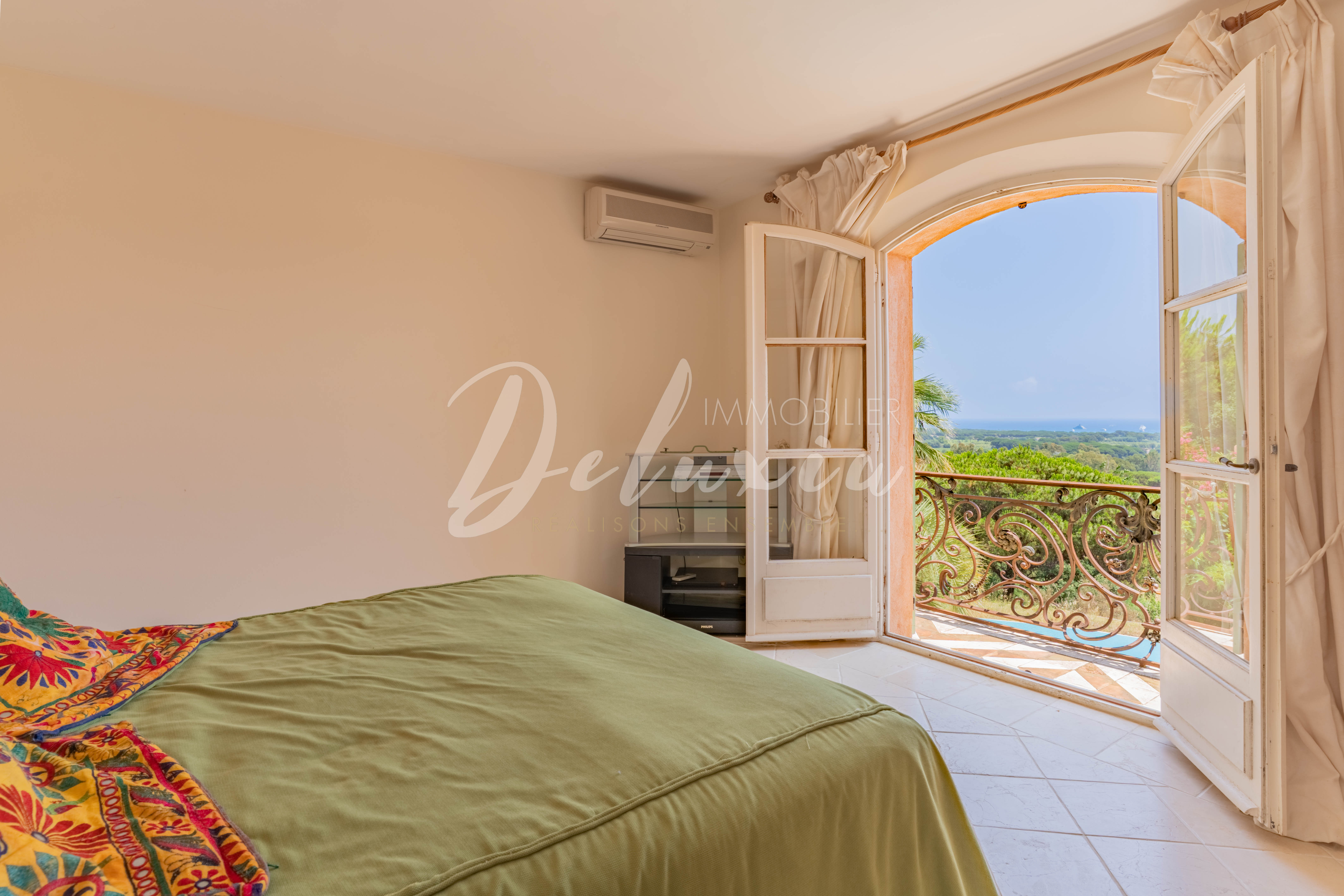 Villa à vendre avec chambre en suite à Ramatuelle 