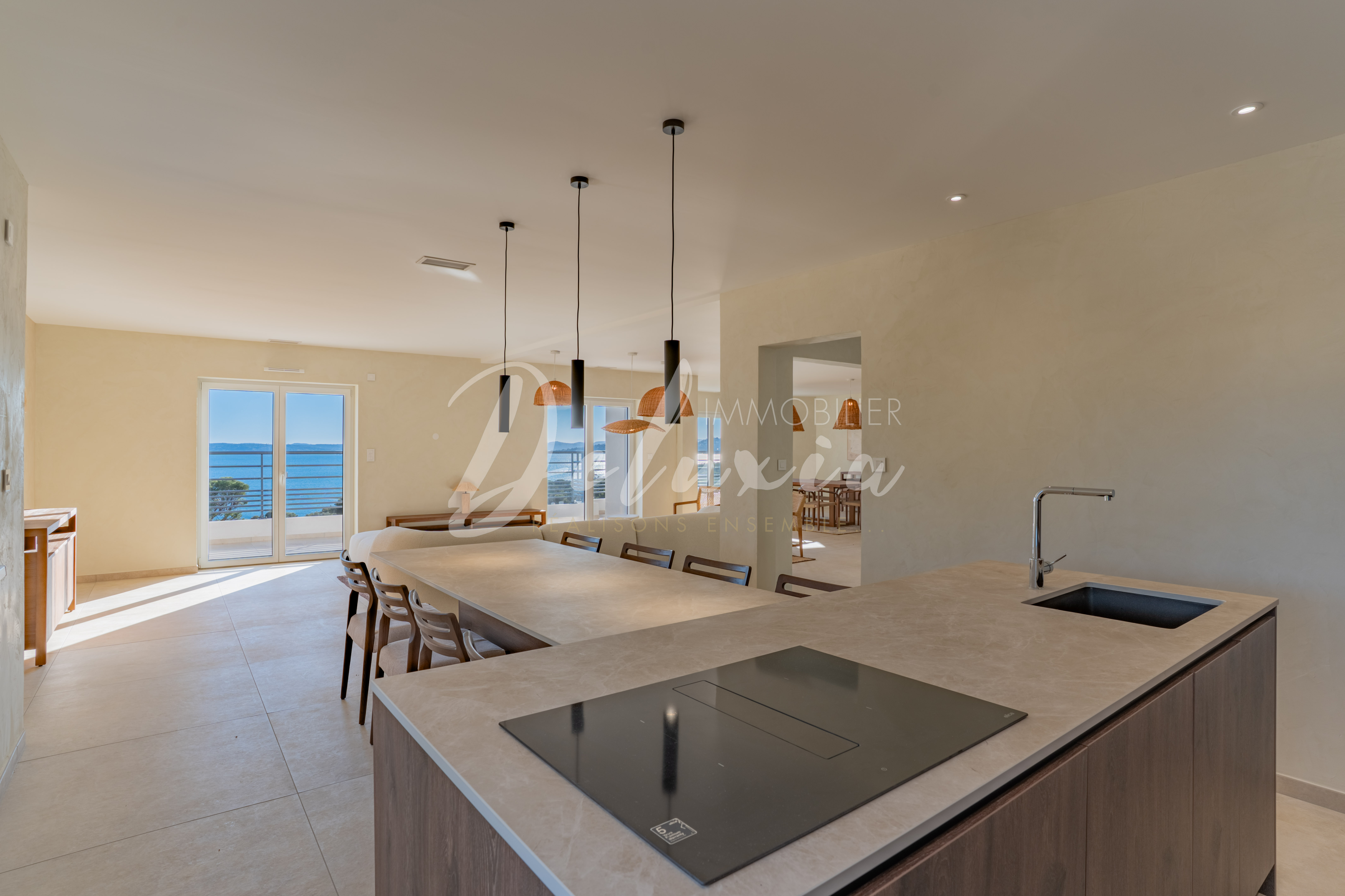 Acheter une villa avec cuisine contemporaine aux finitions soignées aux Issambres