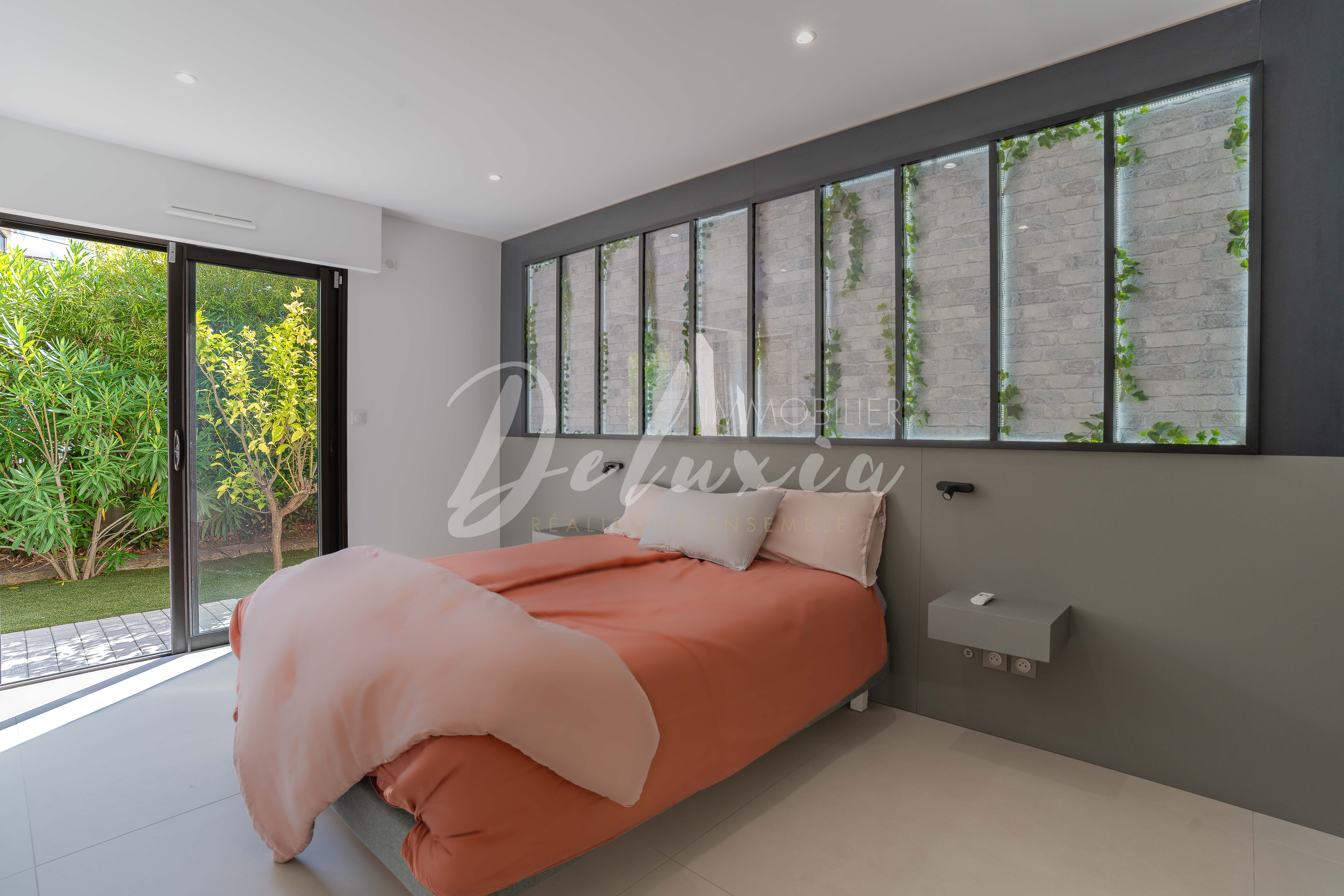 Achat appartement de luxe avec 3 chambres à Saint-Raphaël 