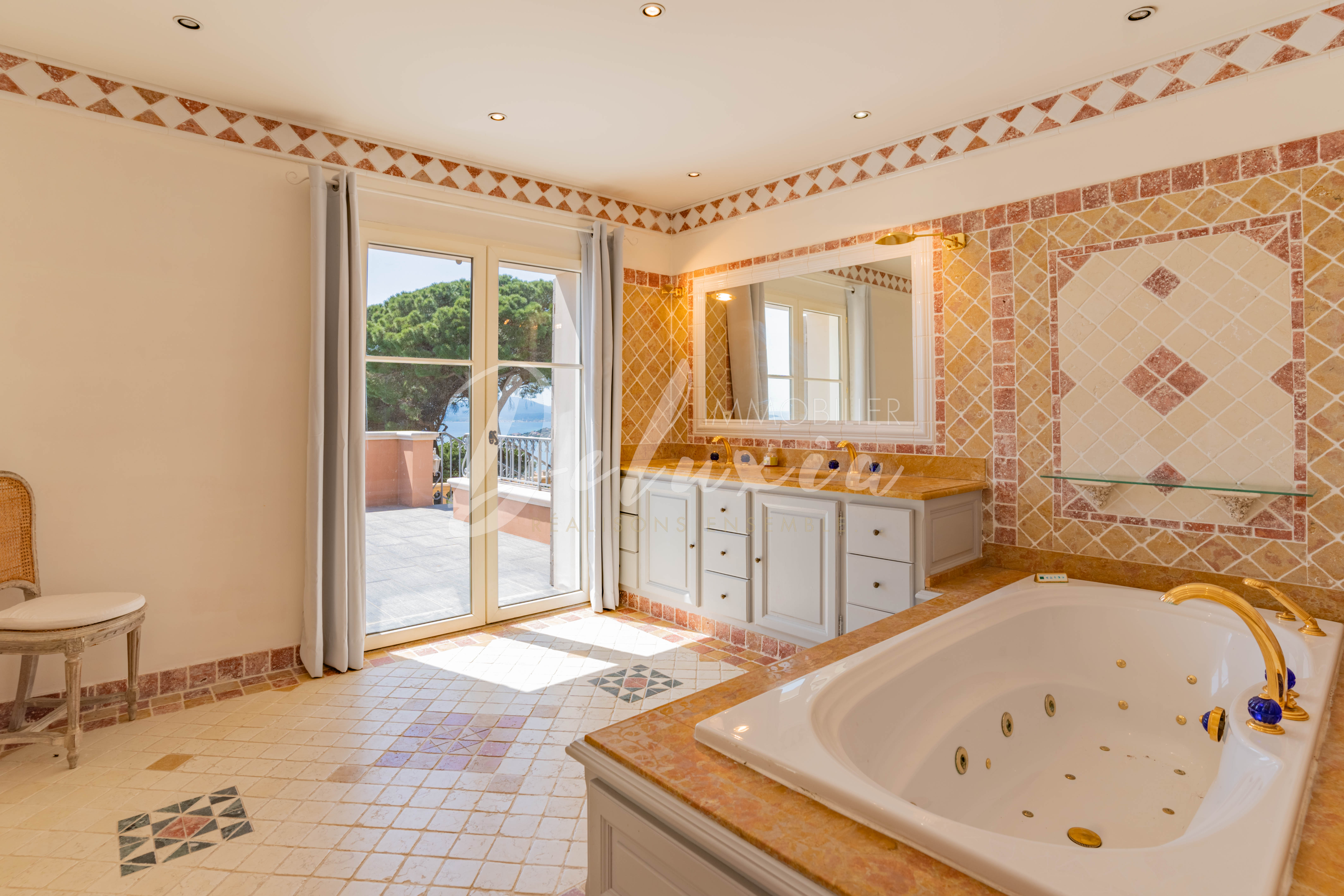 Achat maison avec grandes salles de bains à Sainte-Maxime