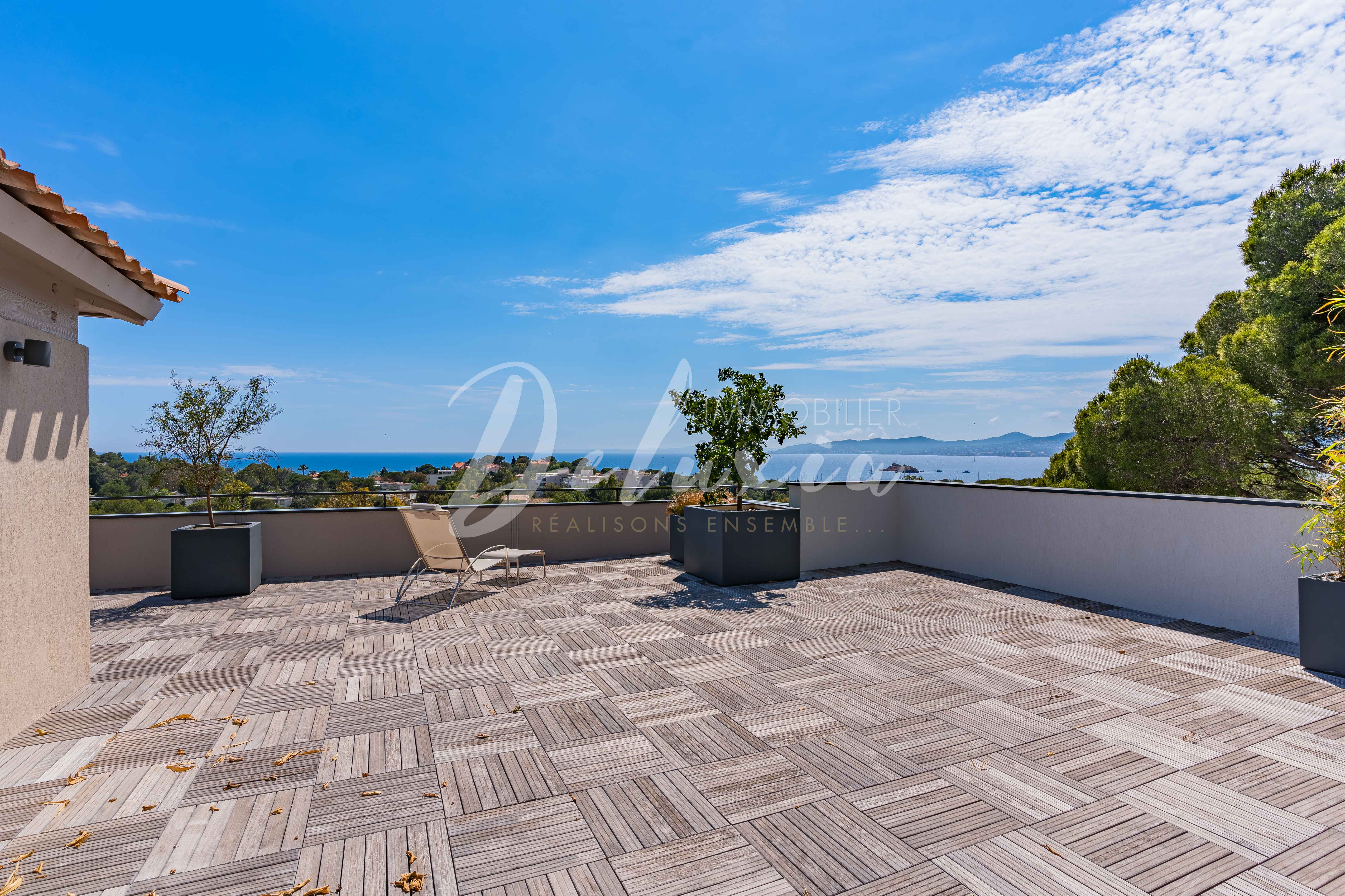 Achat villa avec suite parentale et terrasse privative à Saint-Raphaël 