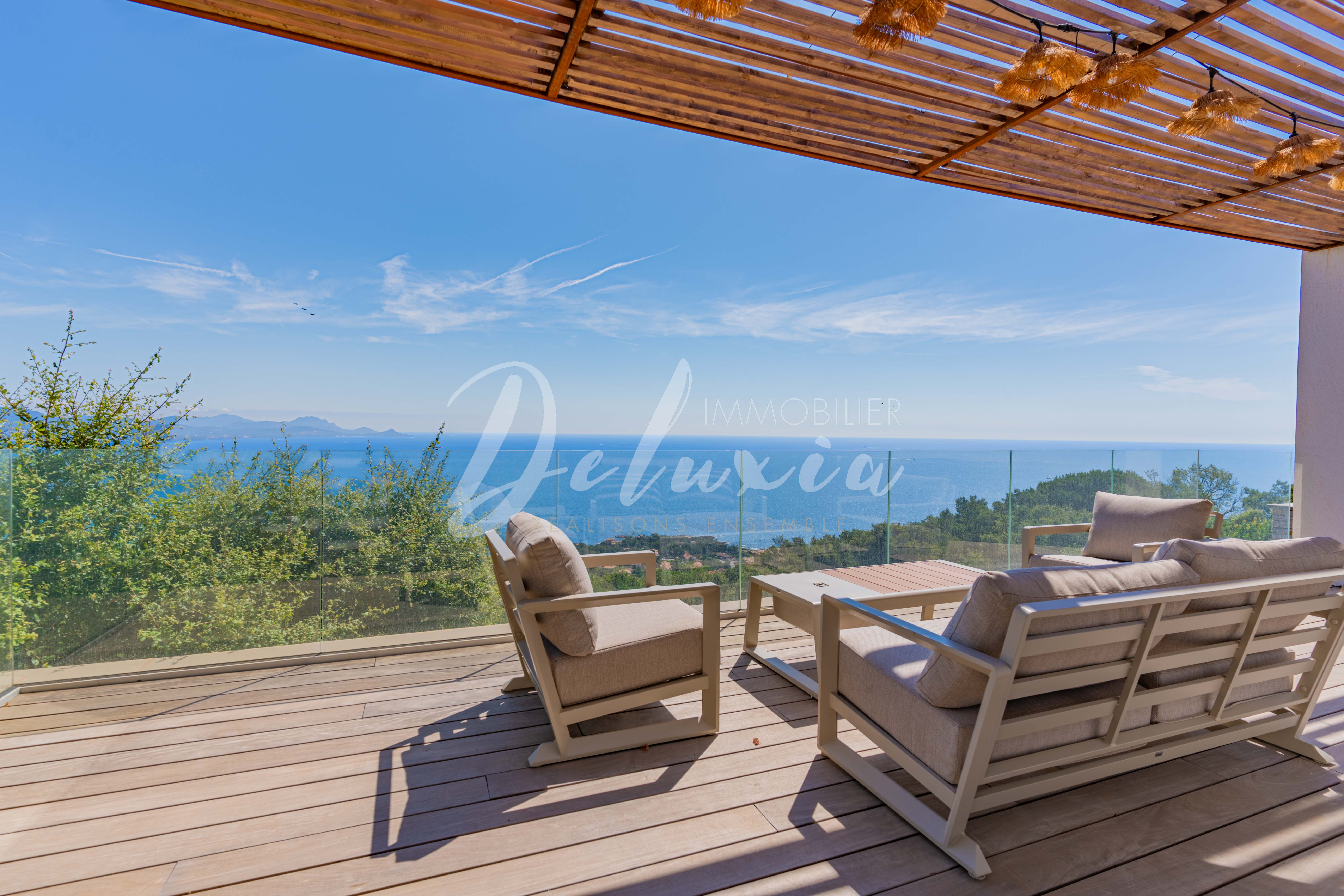 Achat maison avec terrasse vue mer sur la Côte d'Azur 