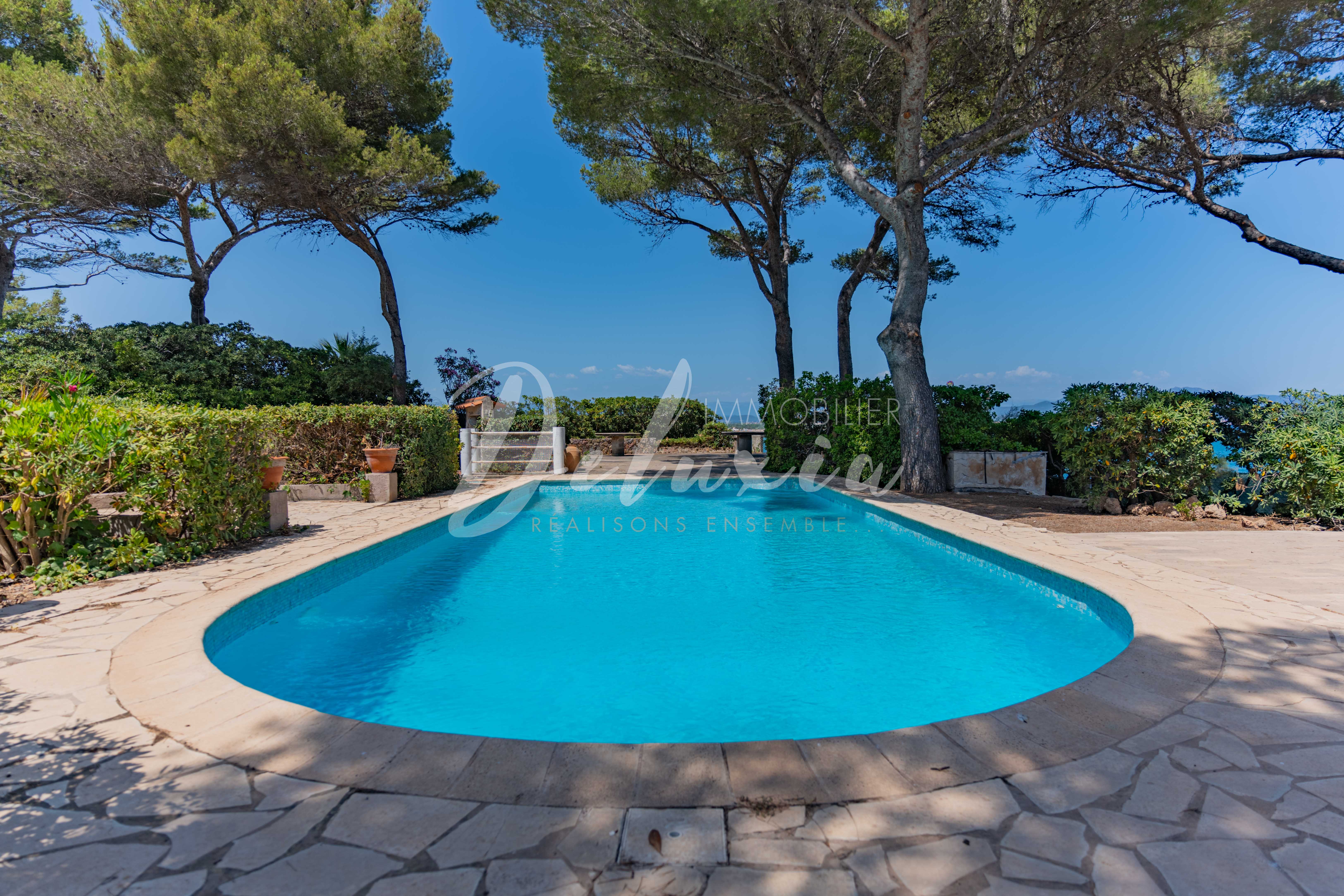 Achat maison avec piscine et vue mer à Saint-Aygulf