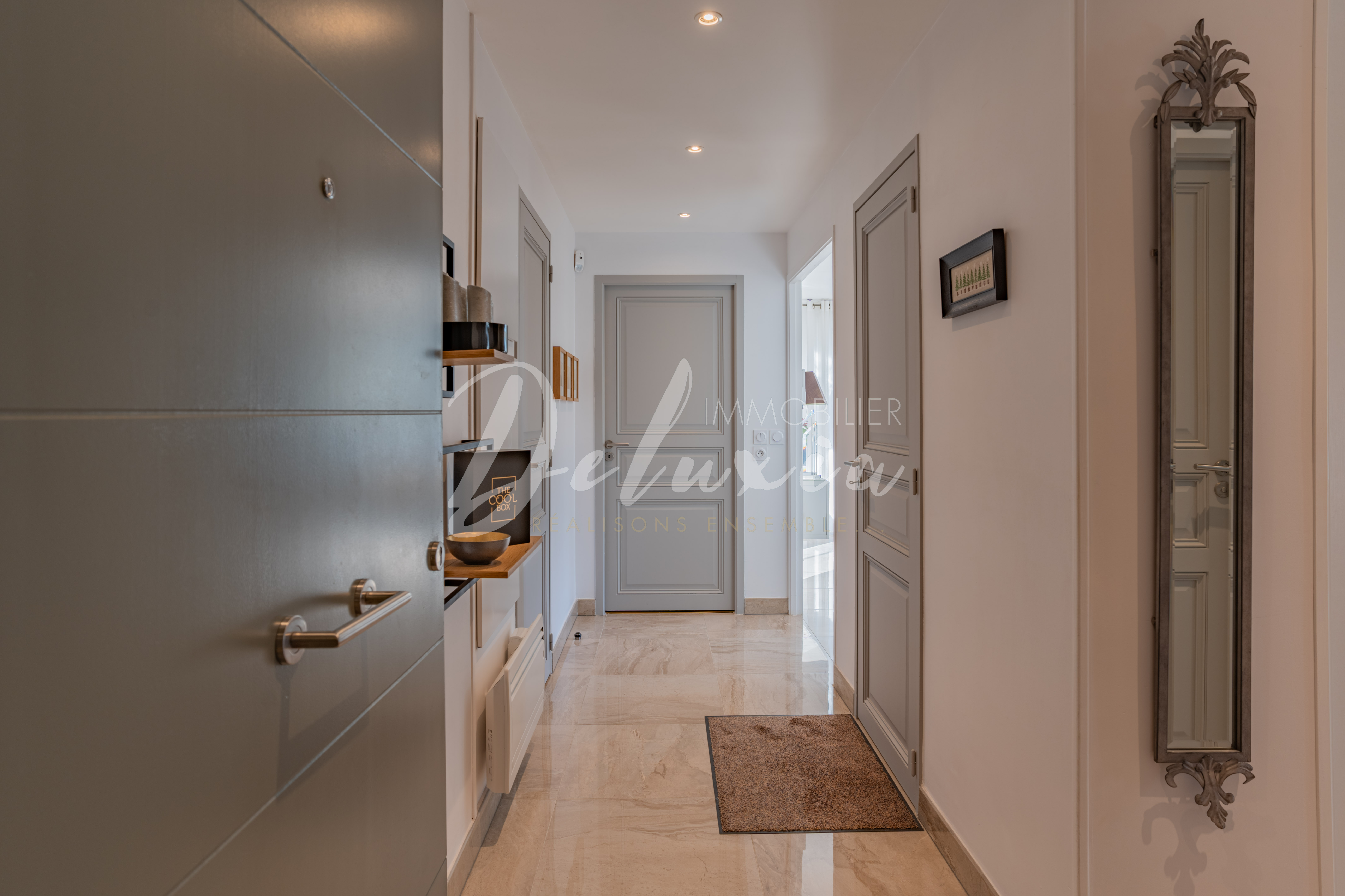 Appartement à vendre avec grand hall d'entrée à Saint-Raphaël