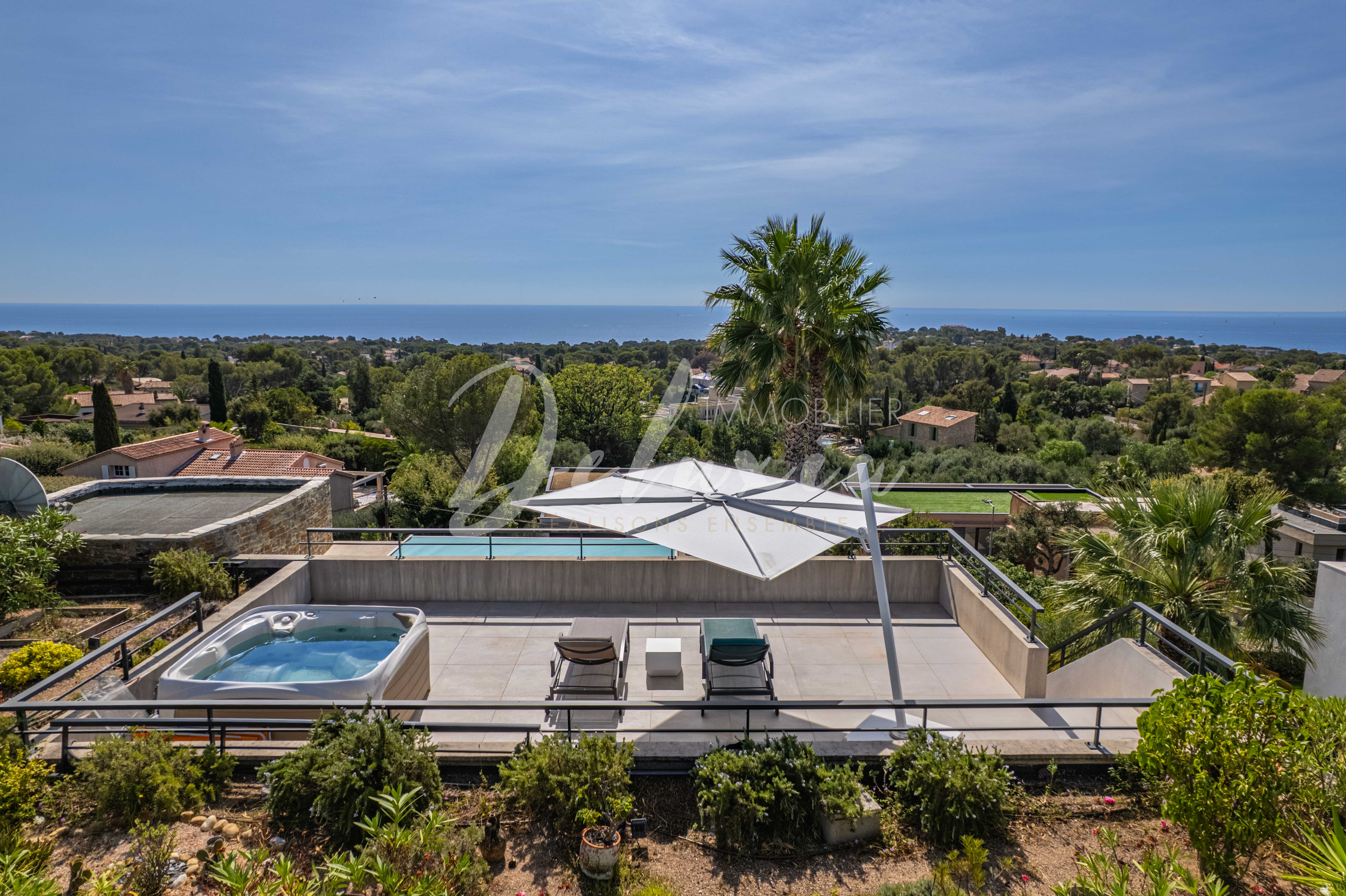 Acheter un appartement avec un toit terrasse à Saint-Raphaël