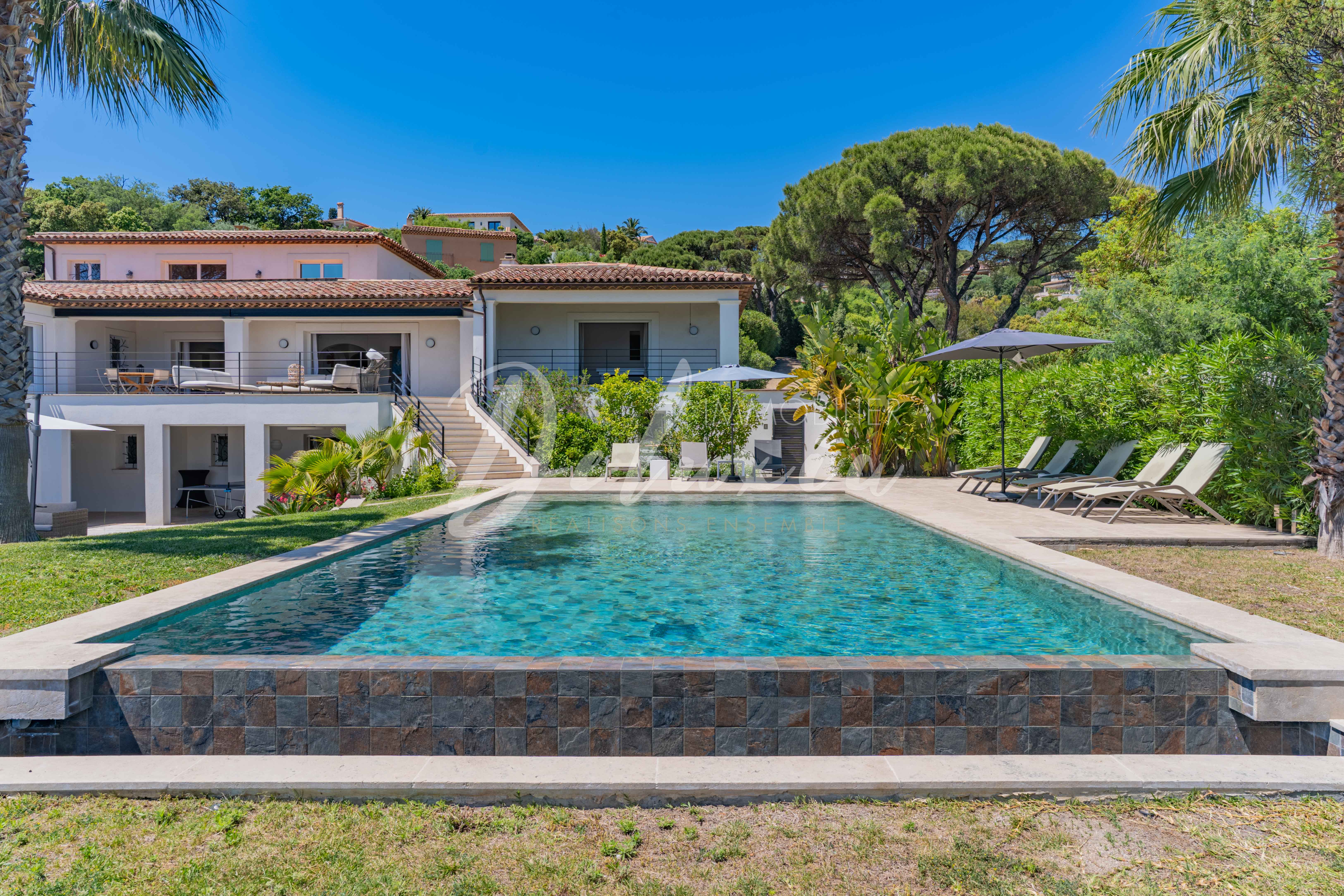 Acheter une maison avec grande piscine chauffée à Sainte-Maxime