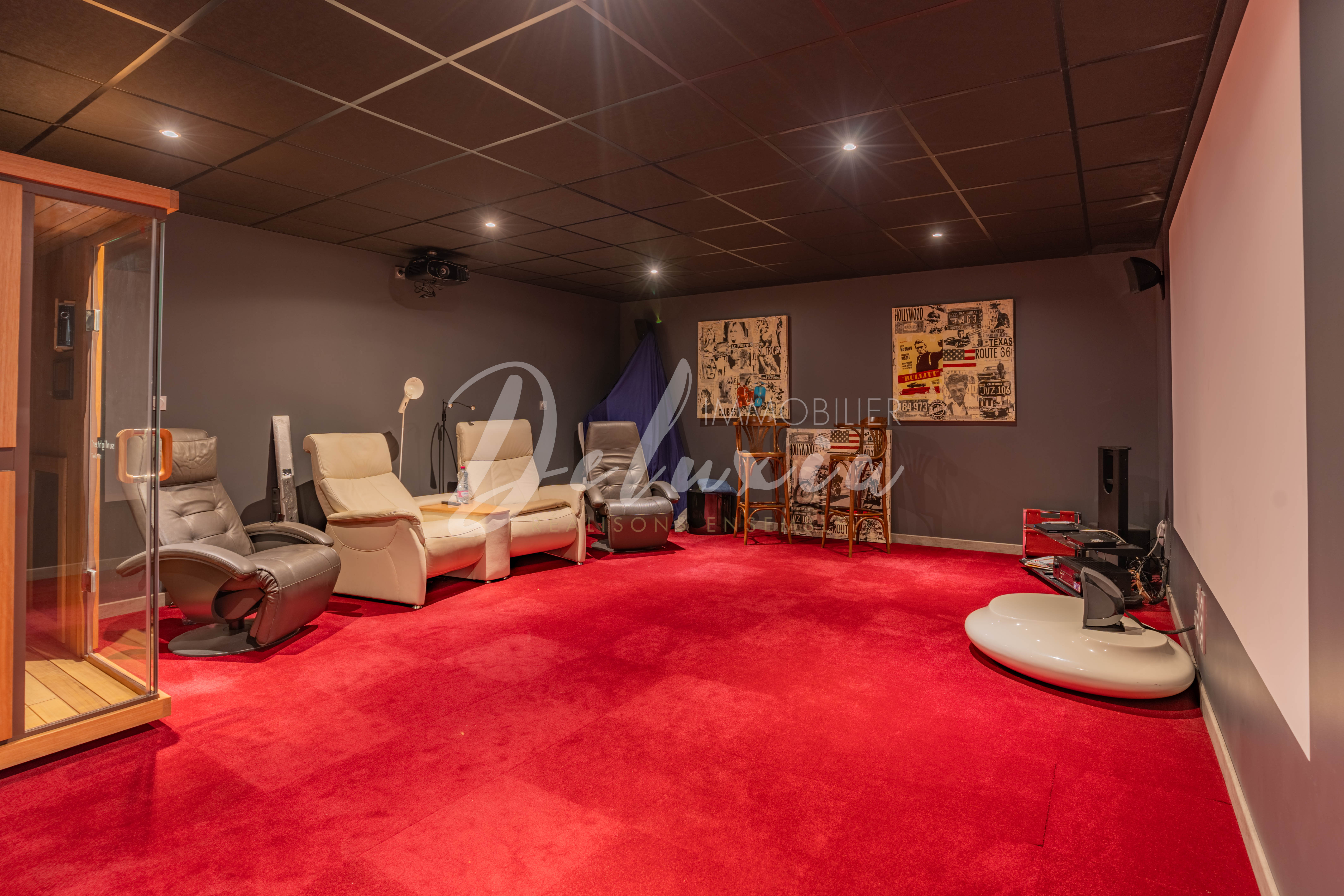 Achat villa de luxe avec salle de cinéma à Saint-Raphaël 