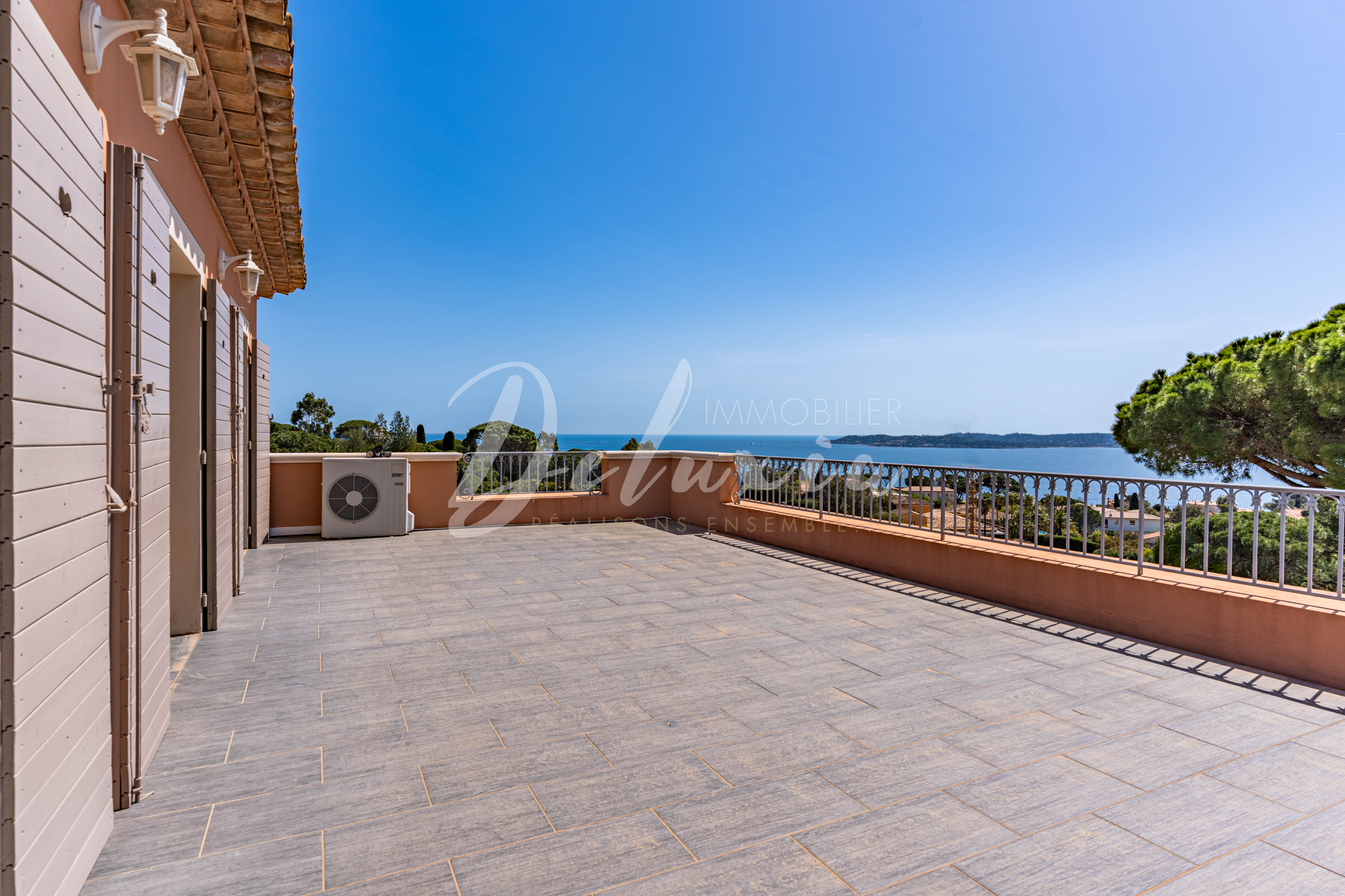 Villa à vendre avec vue mer dans le Golfe de Saint-Tropez 