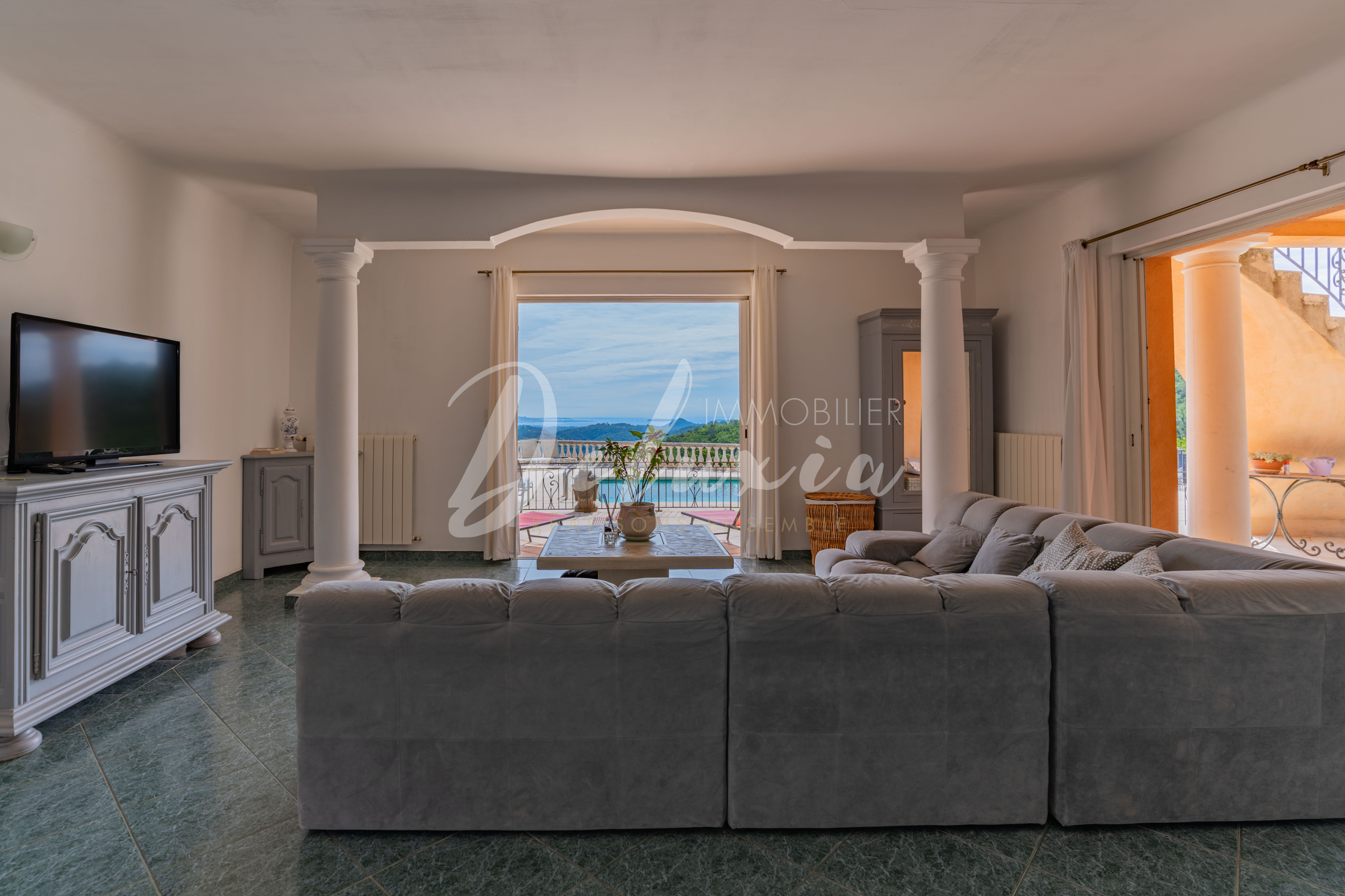 Achat maison avec appartement indépendant aux Adrets-de-L'Estérel