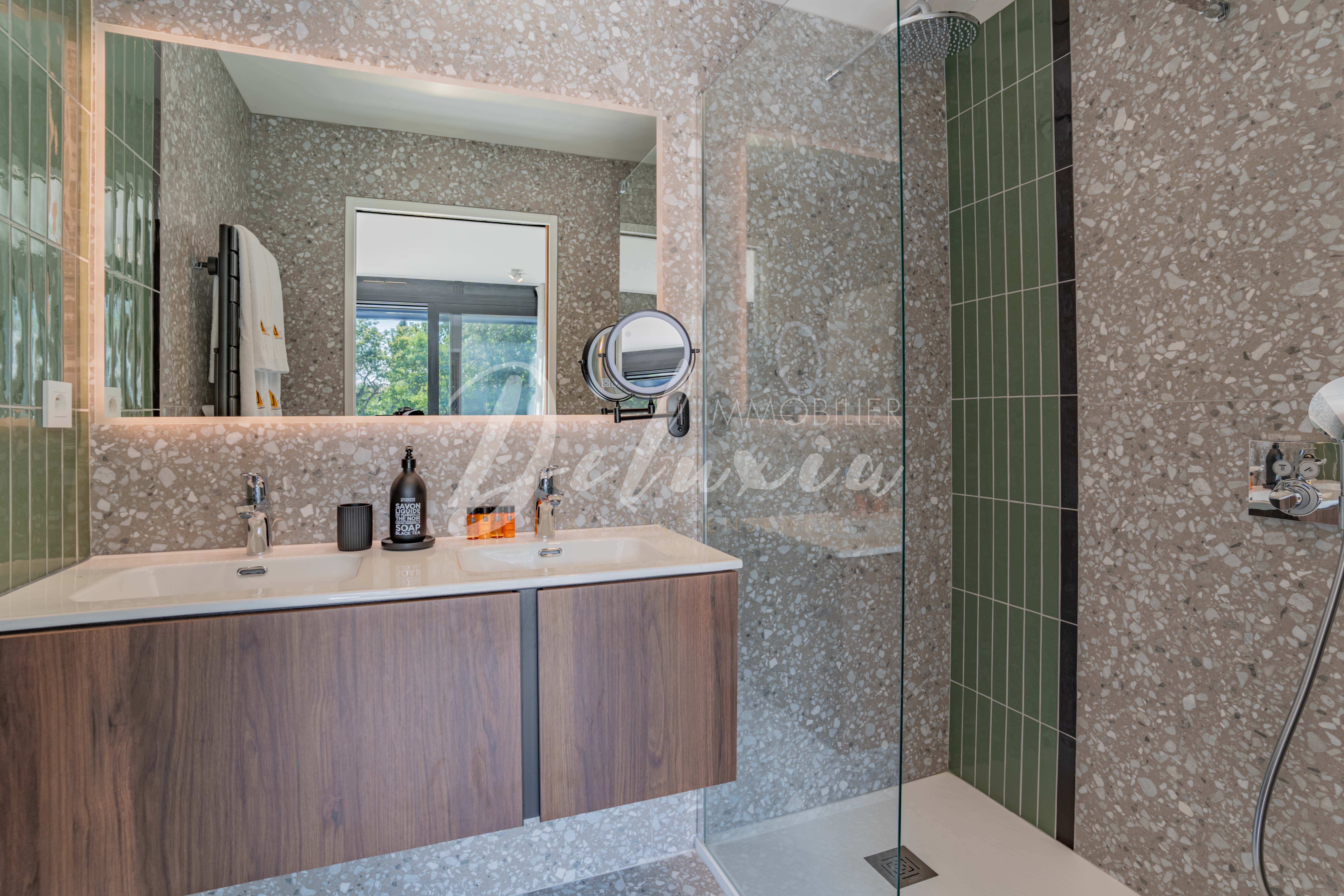 Villa à vendre avec salle d'eau de luxe à Grimaud 