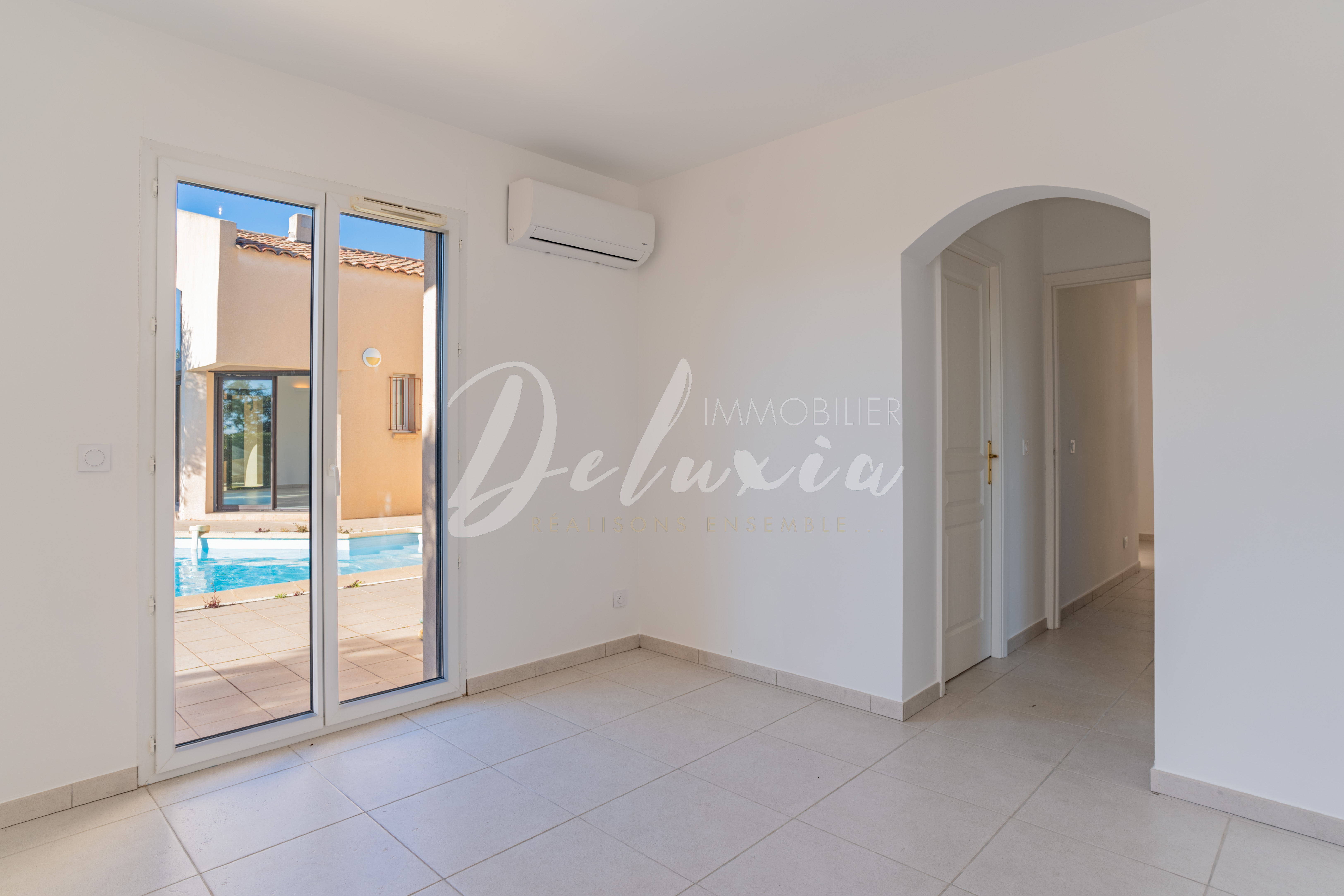 Maison à vendre avec chambre donnant sur terrasse à Saint-Raphaël