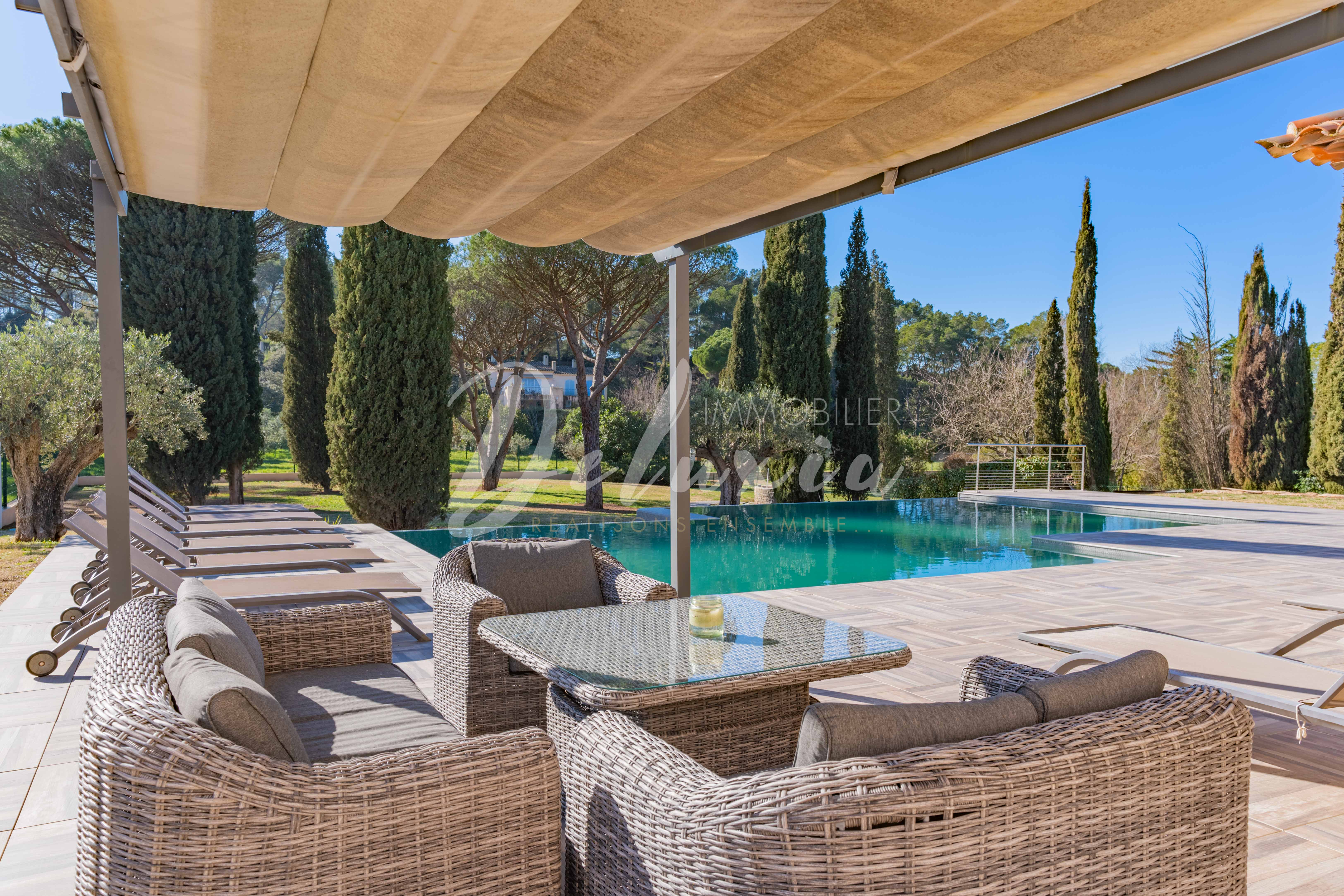 Achat villa avec grande terrasse à Puget -sur-Argens