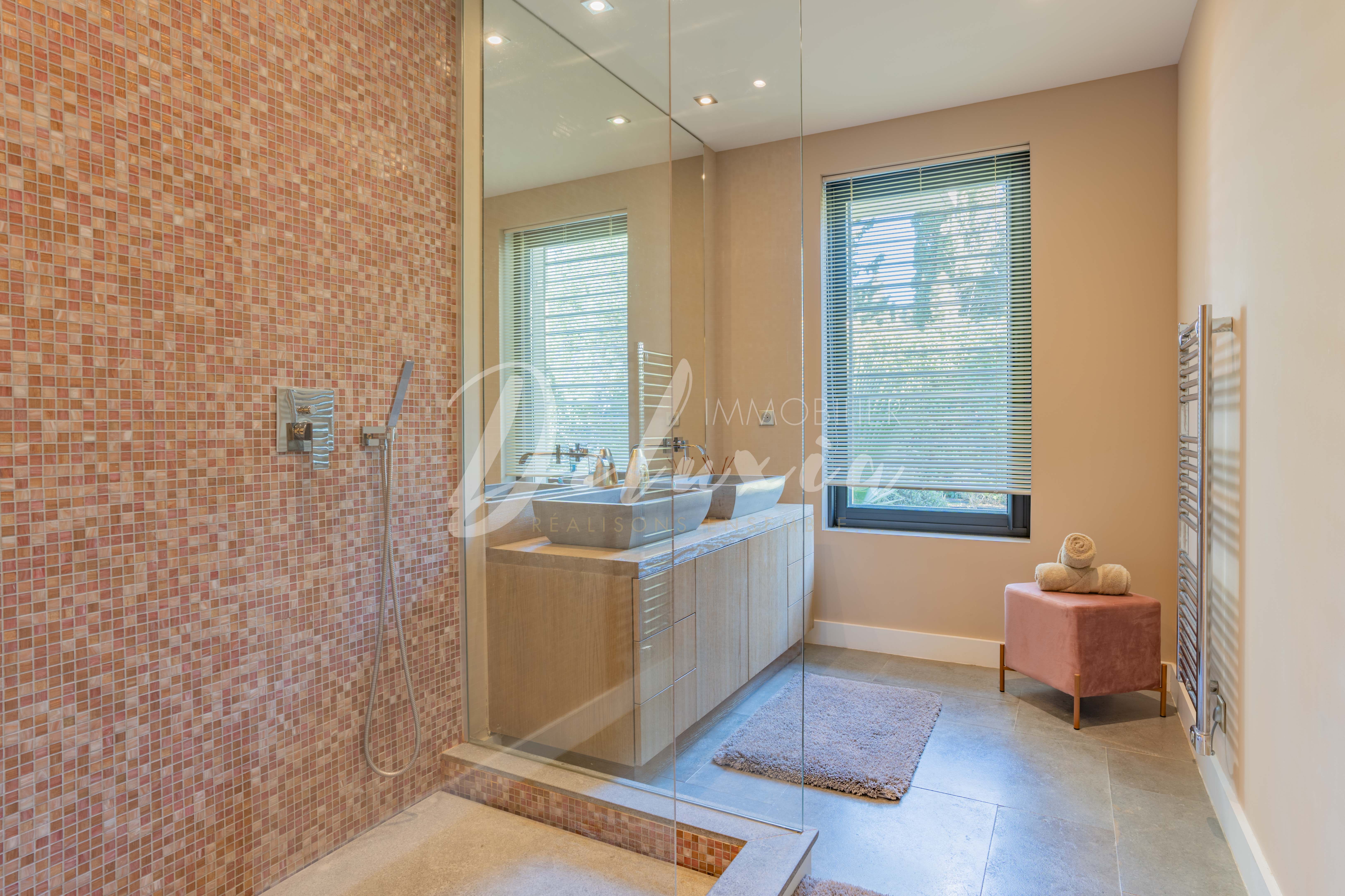 Achat villa avec prestations haut de gamme à Grimaud 