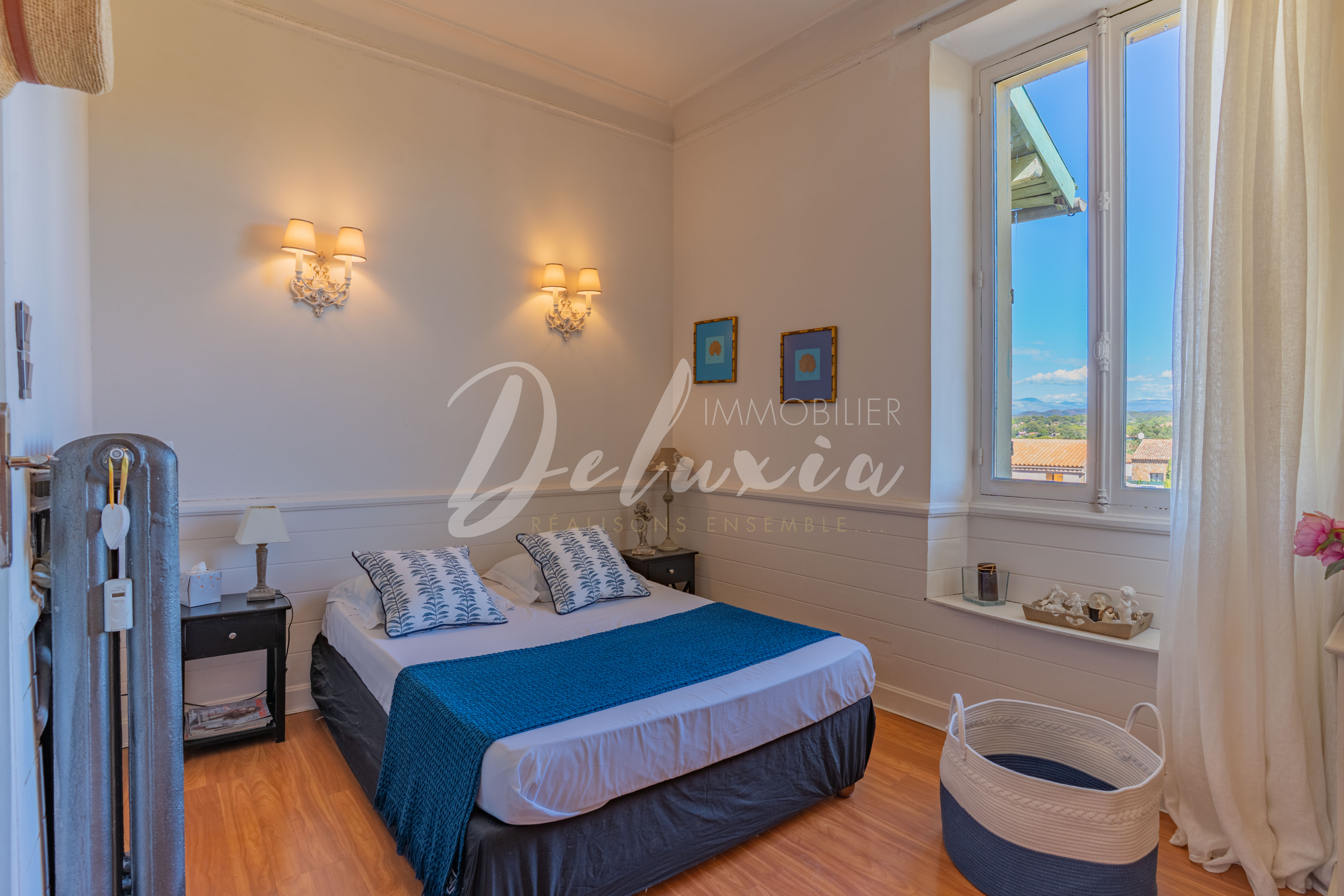 Appartement à vendre avec 3 chambres à Fréjus.