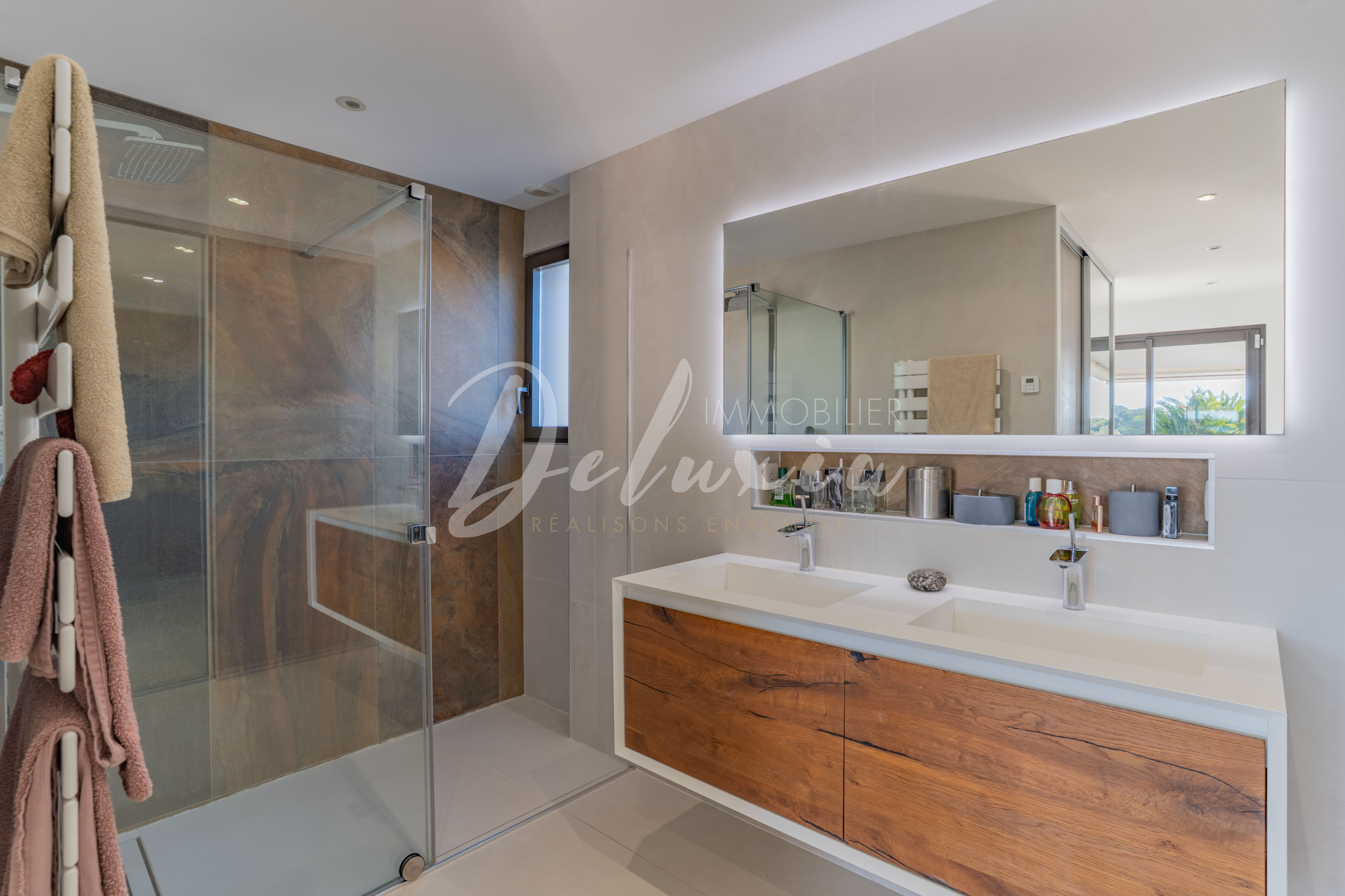 Achat appartement avec salle d'eau moderne à Saint-Raphaël