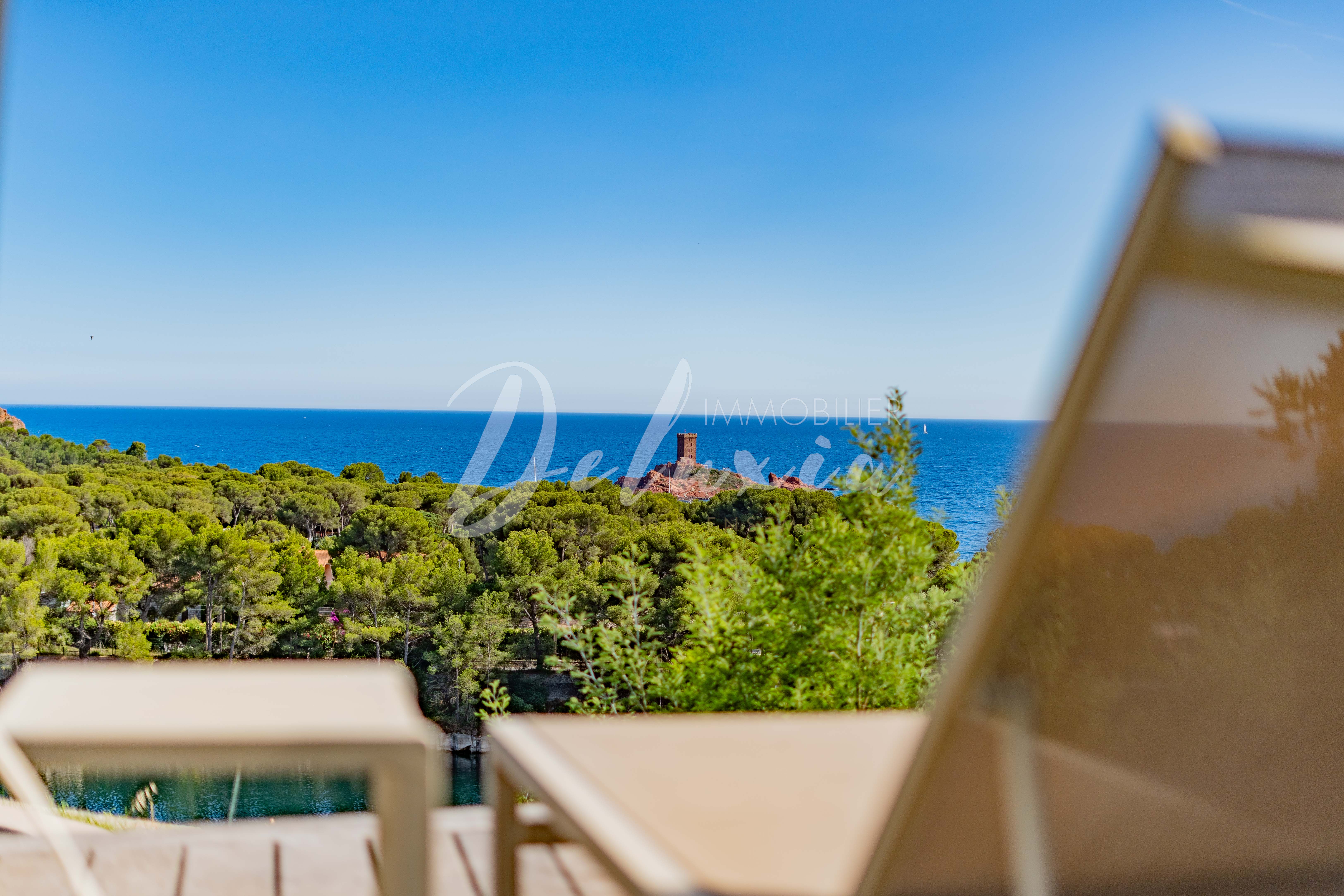 Propriété à vendre avec vue sur l'île d'or, le Dramont