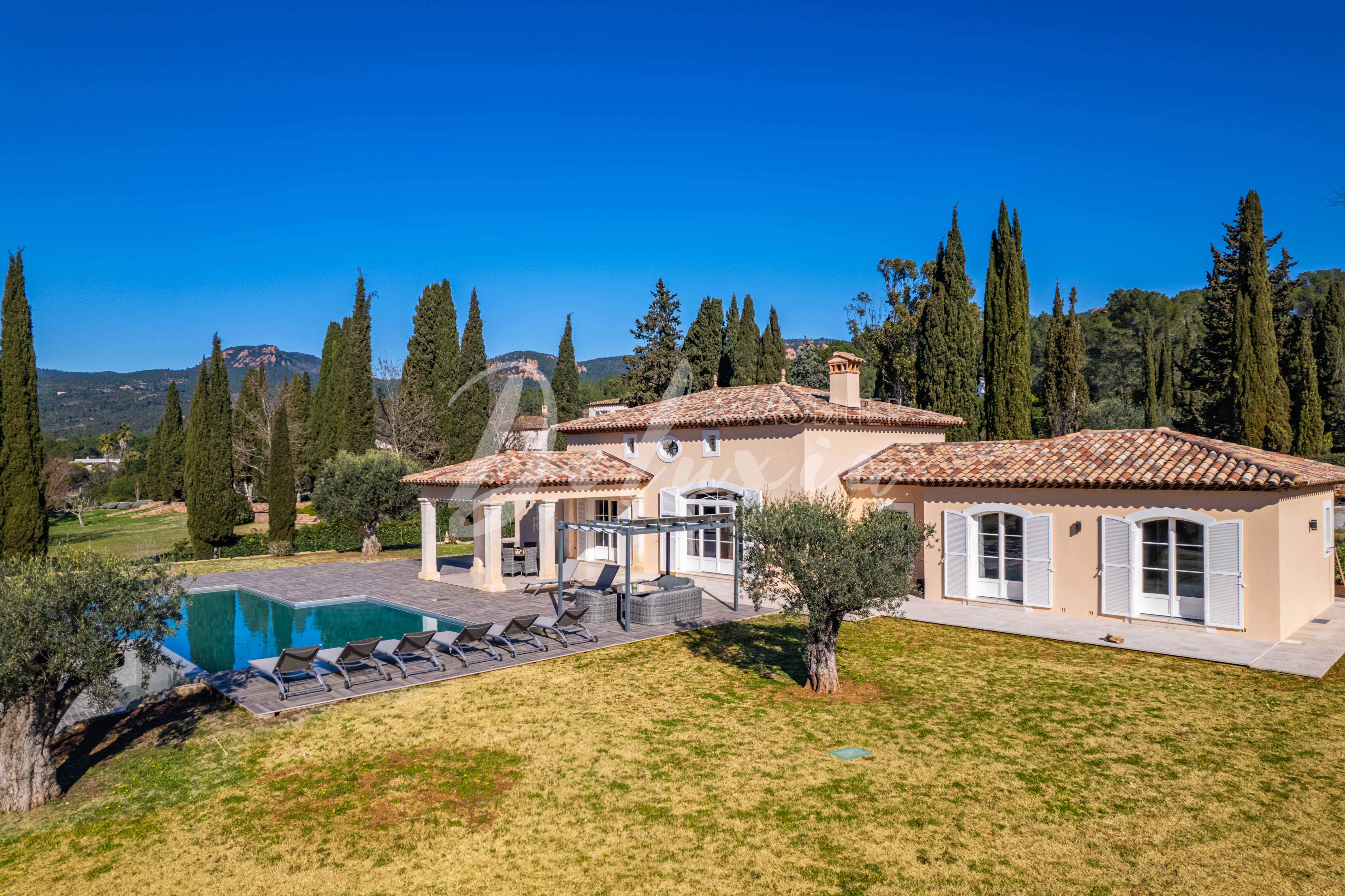 Maison à vendre au calme et proche de la mer à Puget-sur-Argens