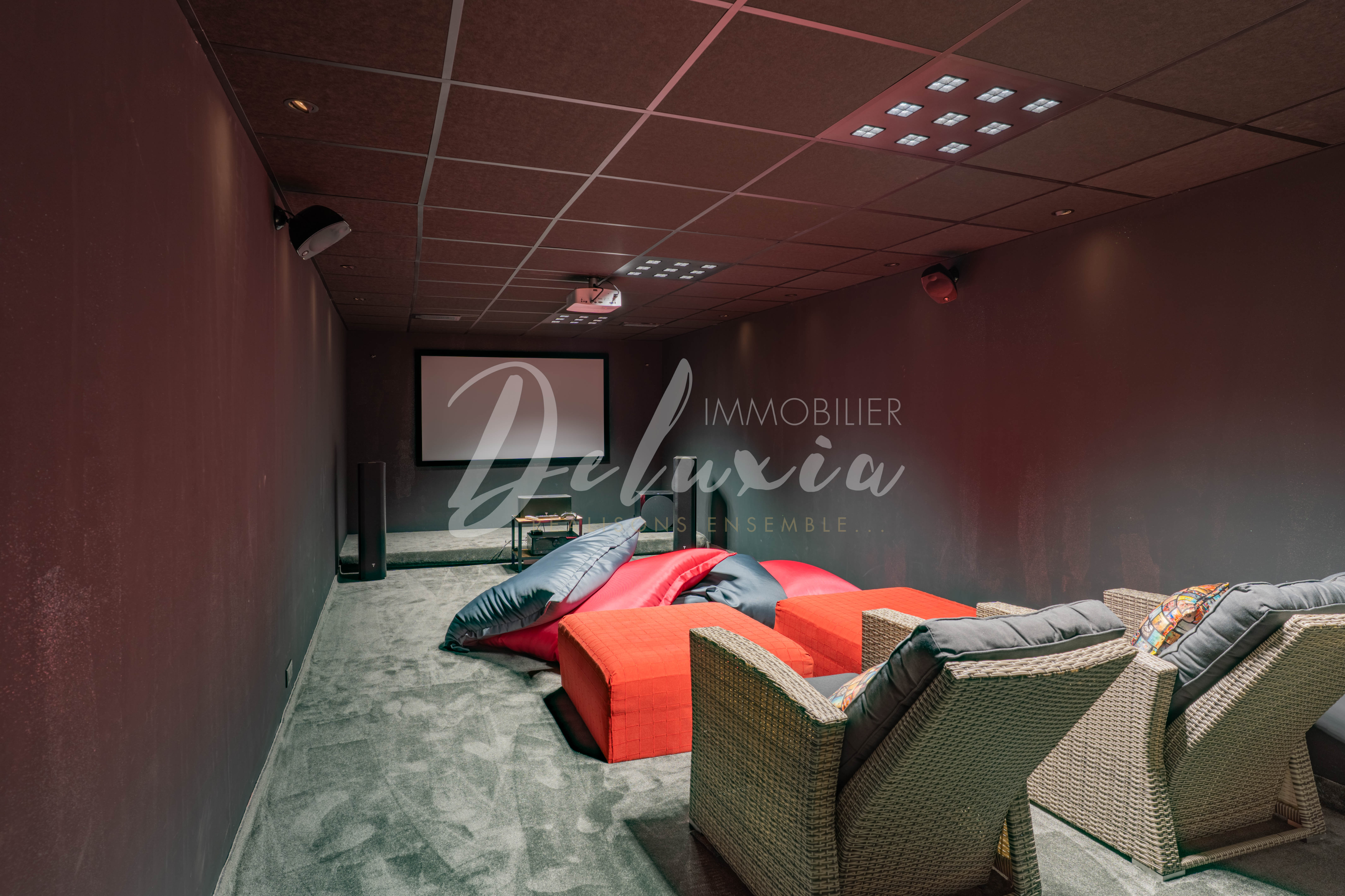 Achat maison avec salle de cinéma à La Motte