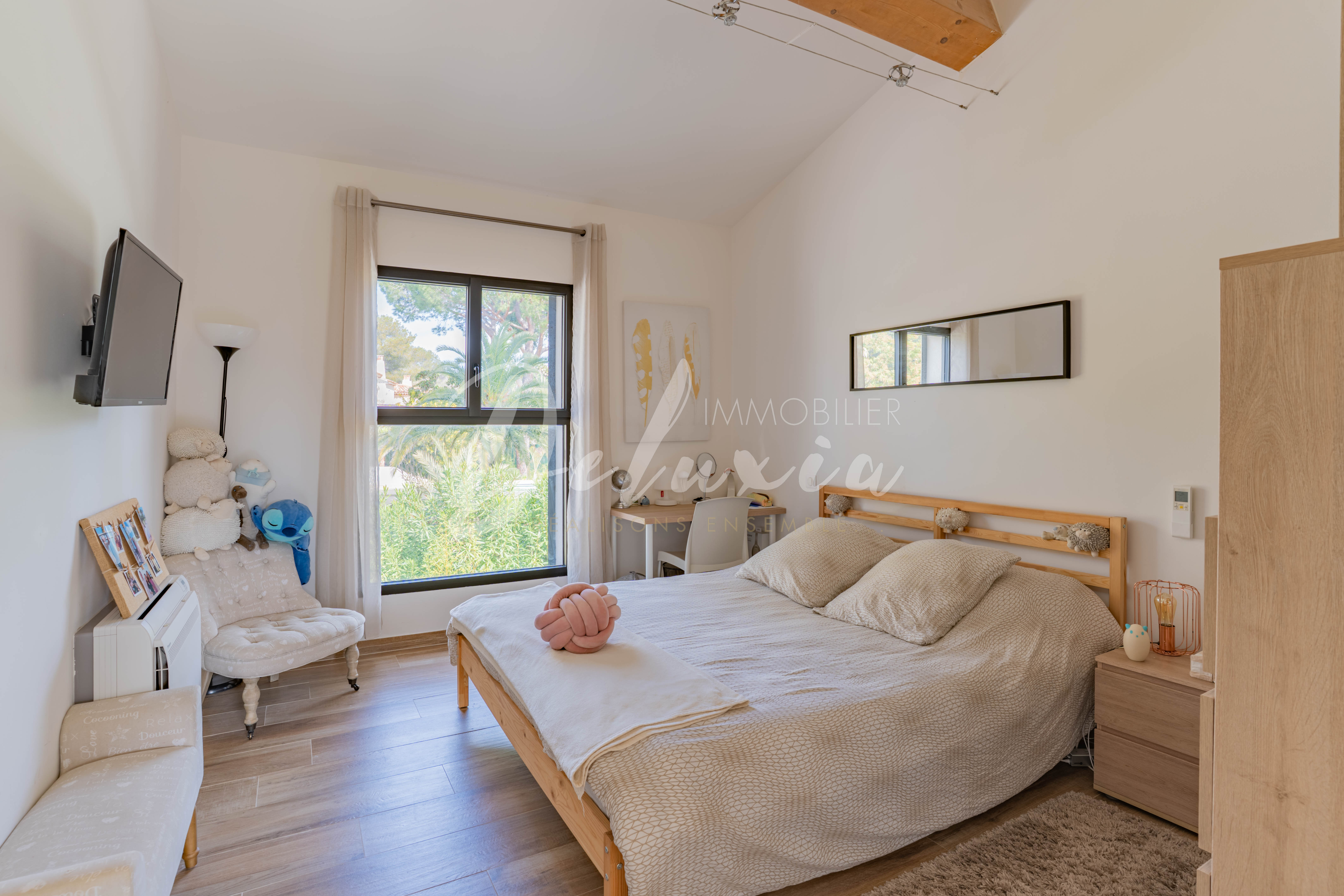 Maison à vendre avec 5 chambres à Saint-Raphaël 