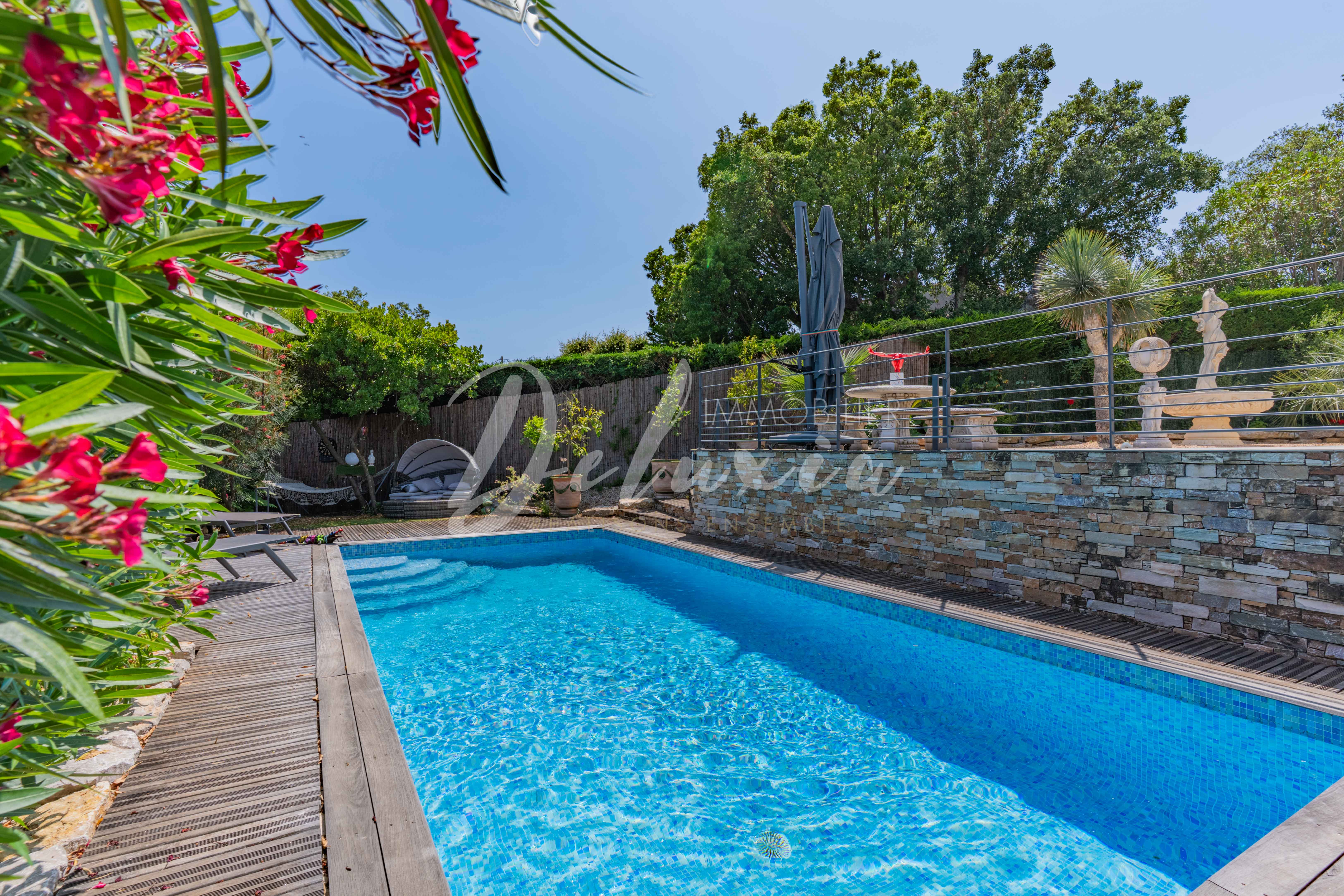 Acheter une maison avec piscine sur la Côte d'Azur 