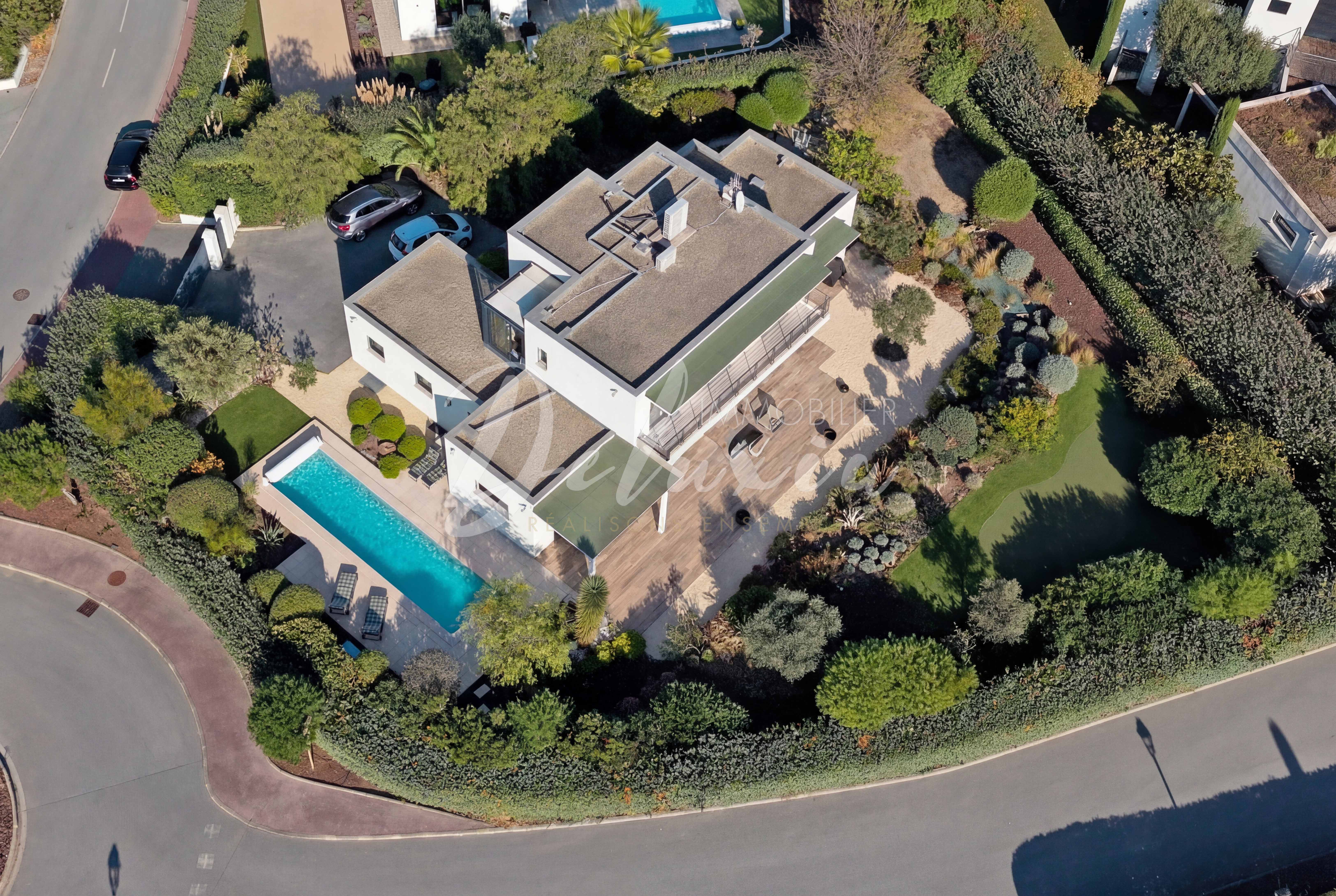 Villa contemporaine avec piscine au coeur d’un domaine recherché, Saint-Raphaël - Valescure.