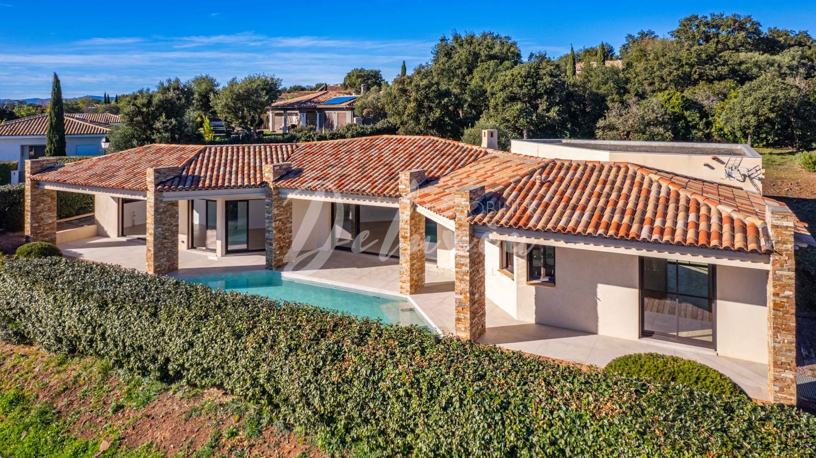 Villa contemporaine à vendre à Saint-Raphaël 