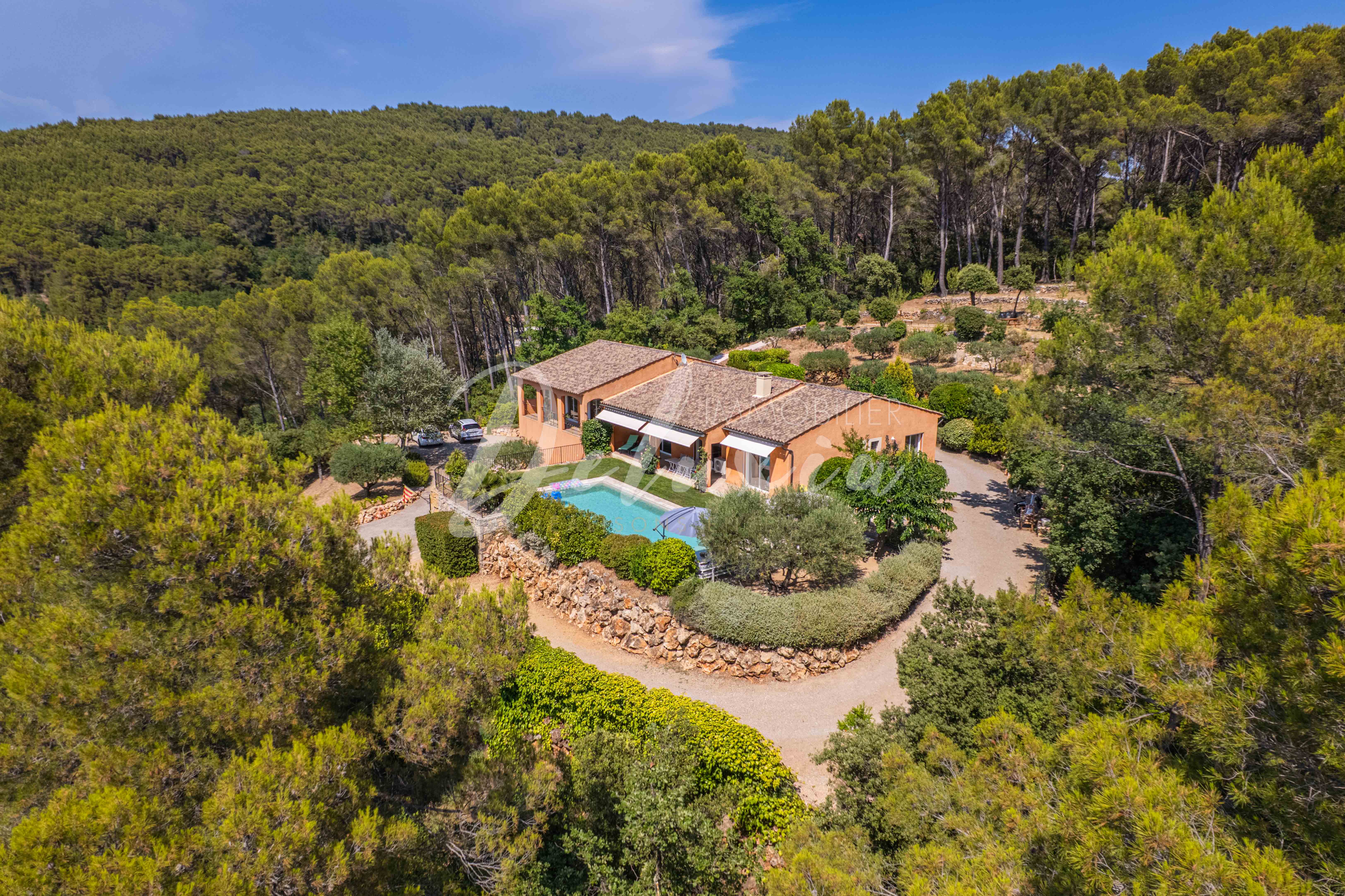 Villa à vendre dans l'arrière-pays varois 