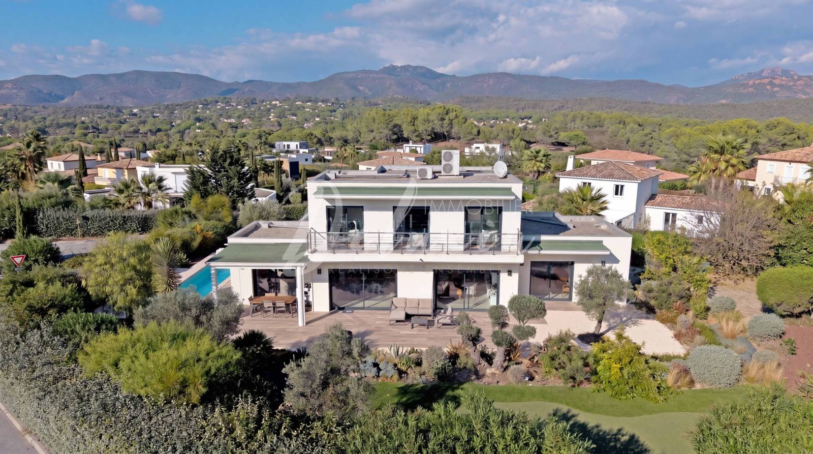 Villa contemporaine avec piscine au coeur d’un domaine recherché, Saint-Raphaël - Valescure.