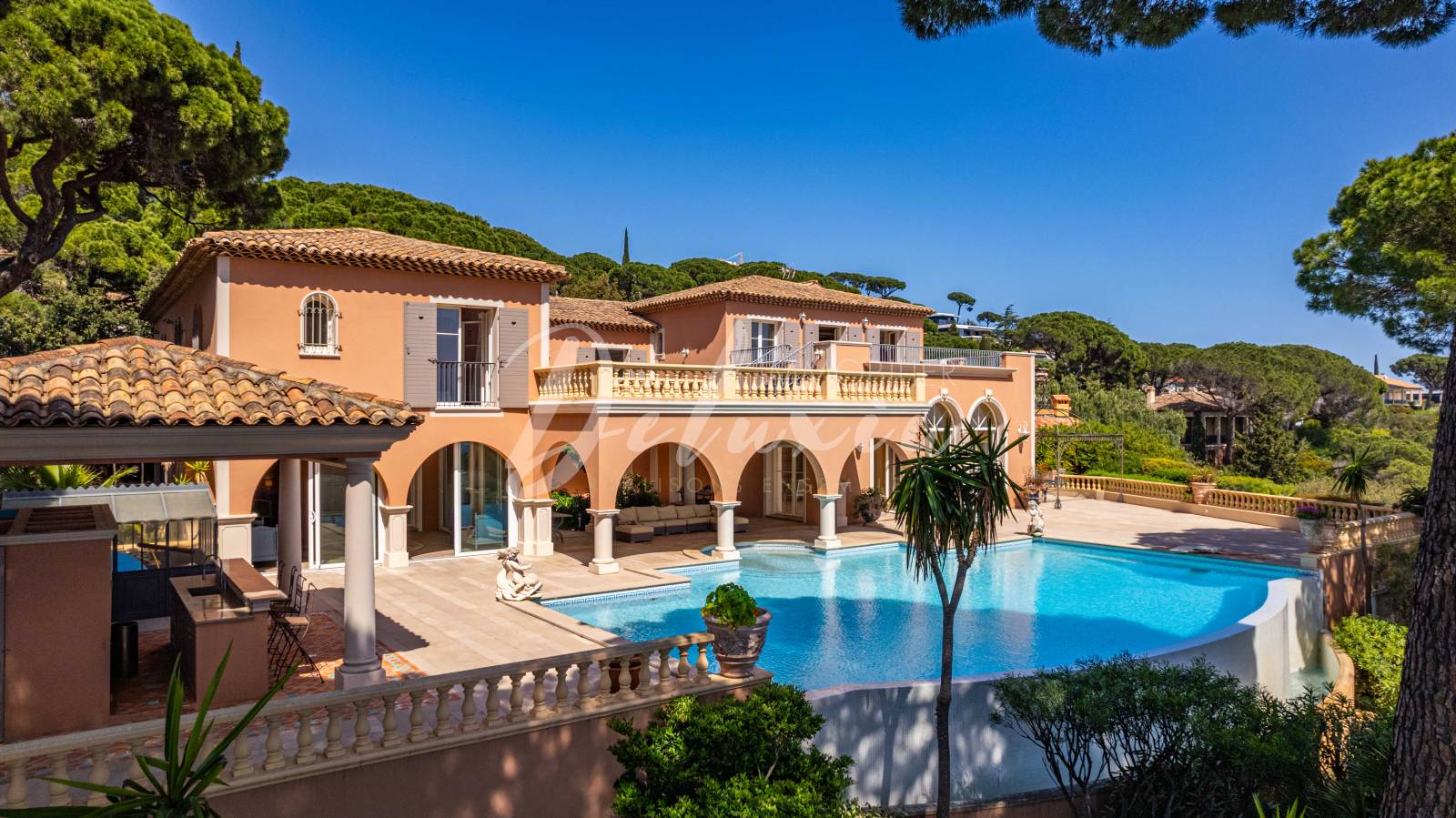 Achat maison avec vue mer et piscine chauffée à Sainte-Maxime