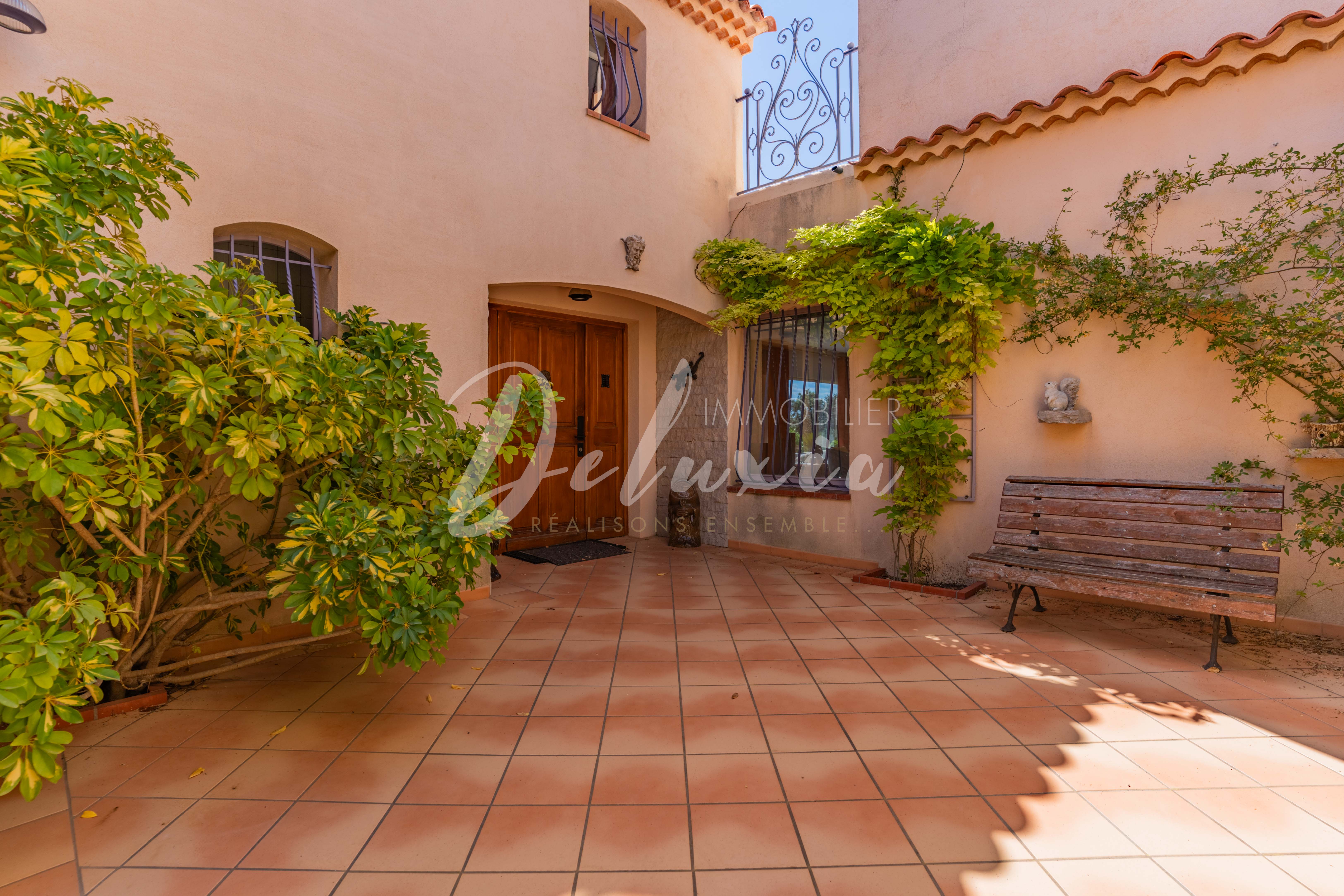 Maison avec patio à vendre à Lorgues 