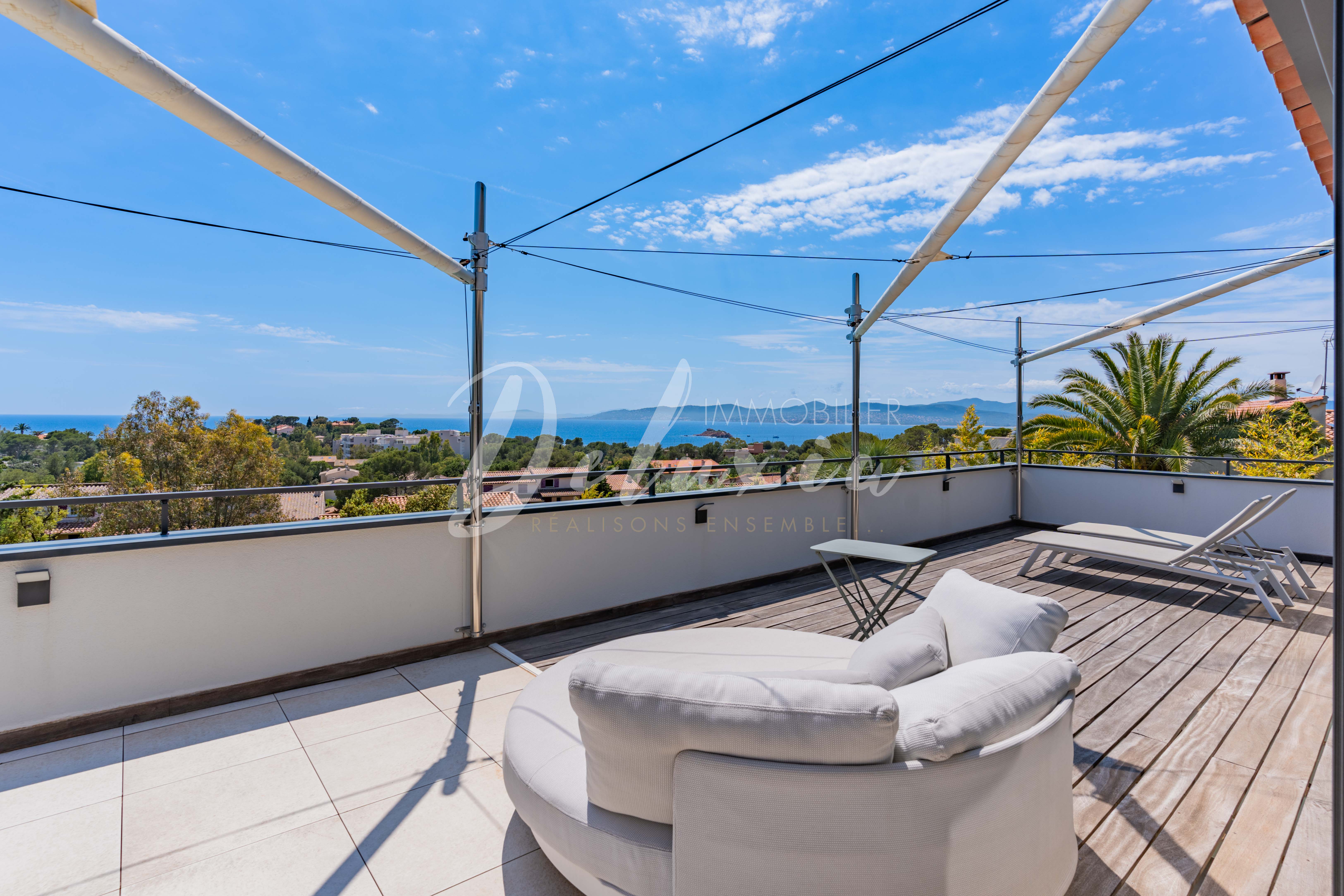 Achat maison avec grande terrasse vue mer à Saint-Raphaël 