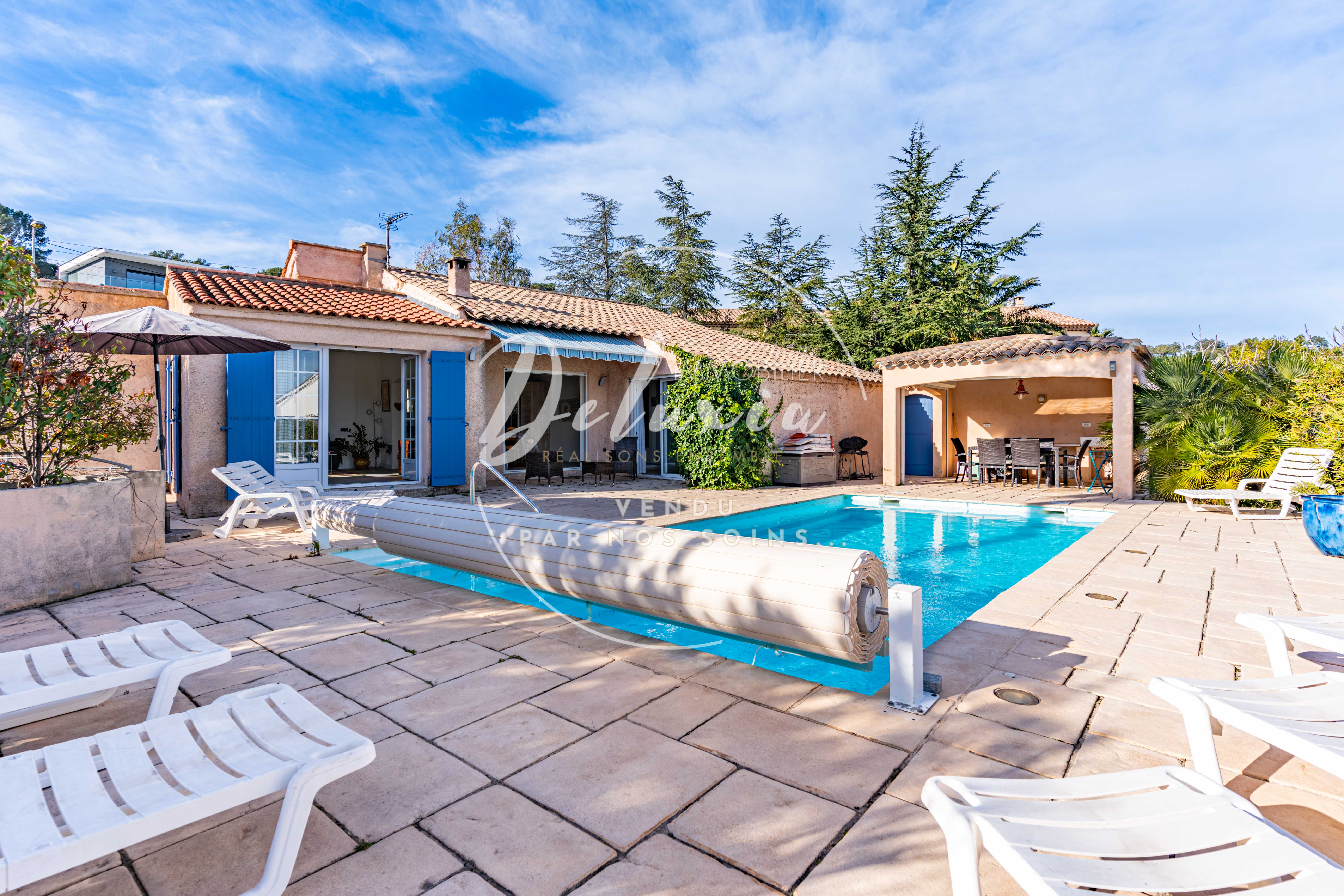 Villa avec grande terrasse et piscine à vendre aux Issambres 