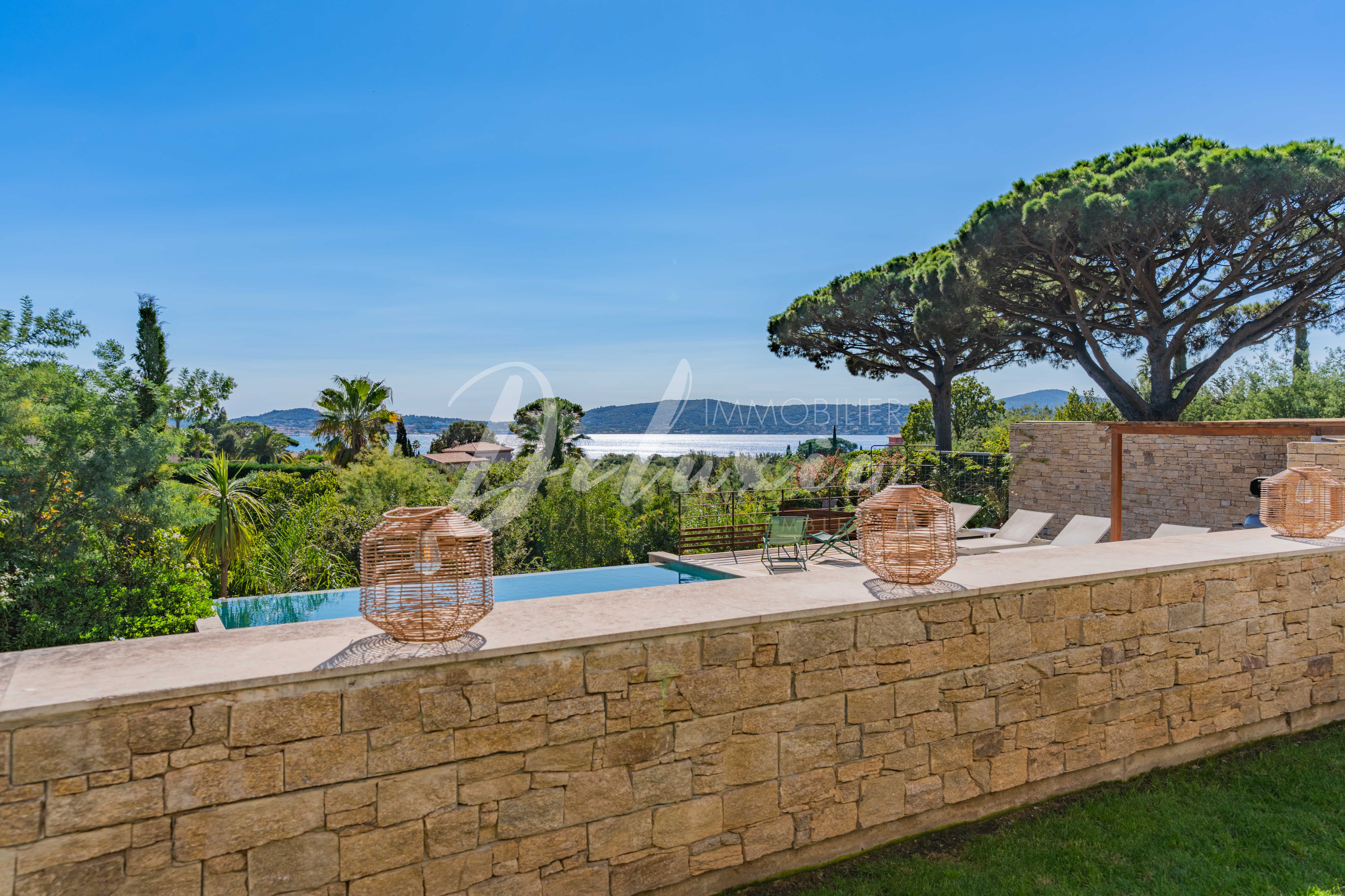 Achat villa avec vue sur la baie de Saint-Tropez 