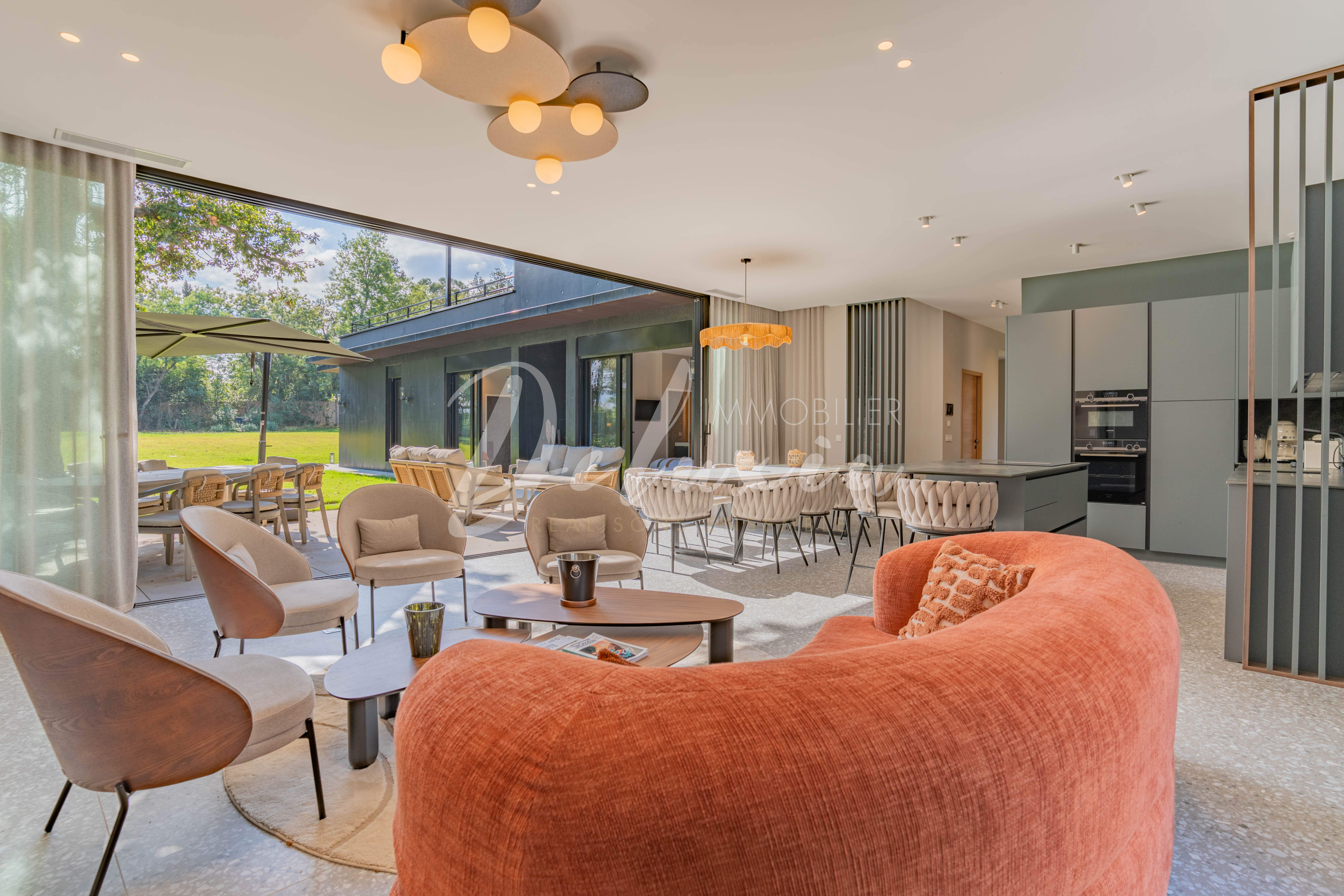 Achat villa avec grande pièce de vie à Grimaud 